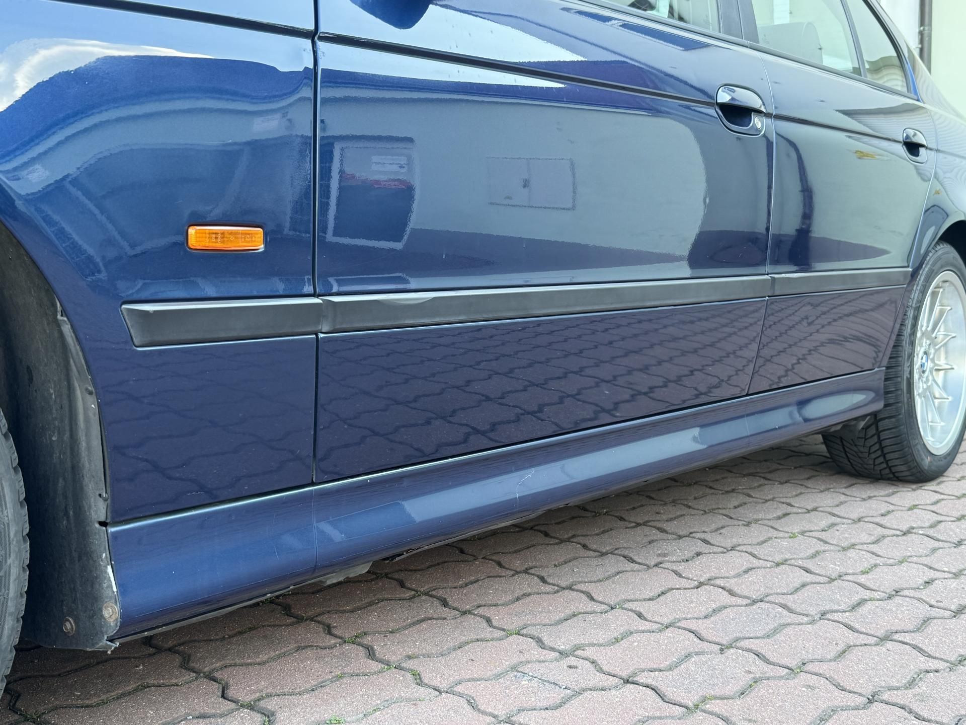BMW Řada 5, 528i manuál RWD ČR - fotka 5