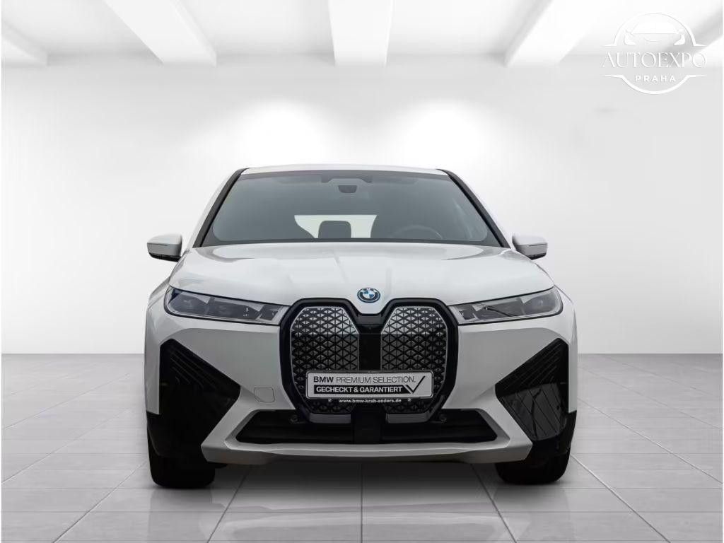 BMW iX, xDrive 40M Sport+Navigace* - fotka 2