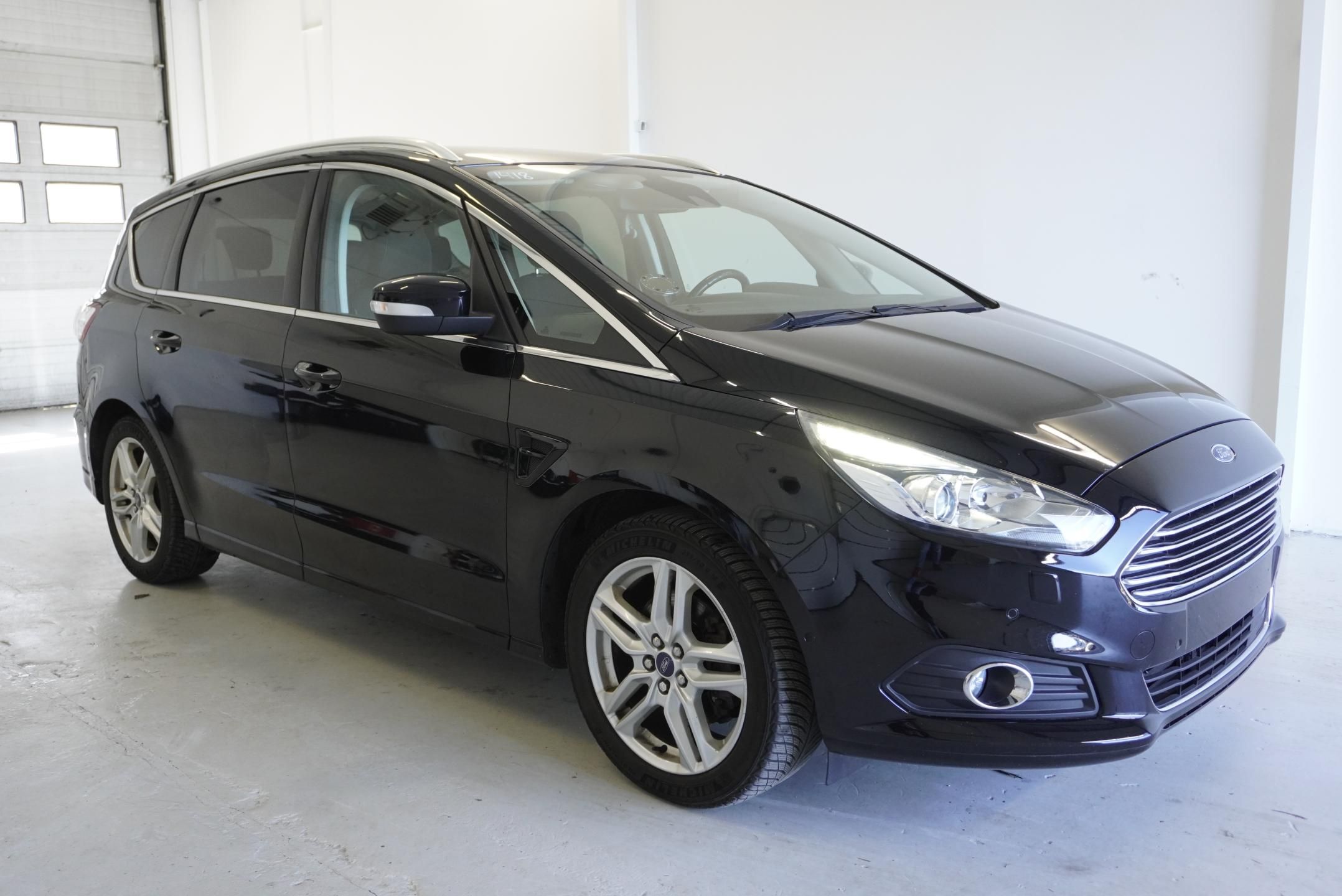 Ford S-MAX, 2.0 ECOBOOST,7MÍST,138 000KM! - fotka 3