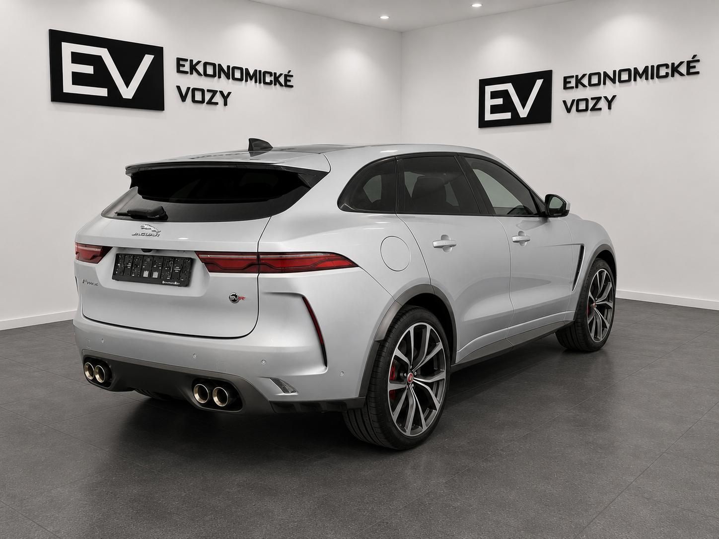 Jaguar F-Pace, 5.0 SVR 550PS,PLNÝ SERVIS - fotka 5
