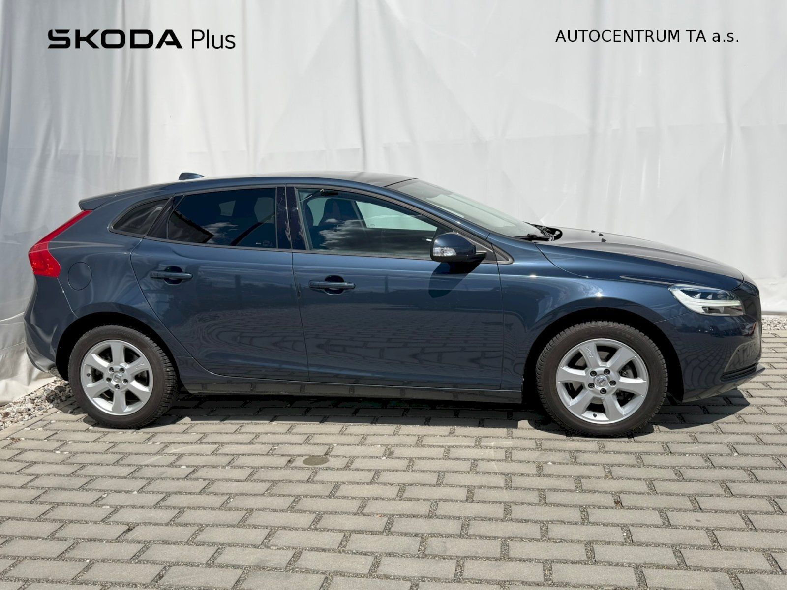 Volvo V40, V40 2.0D 88kW 6MP Momentum - fotka 6