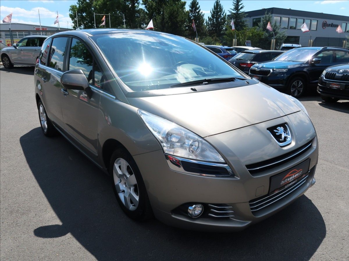 Peugeot 5008, 2,0 HDi,110kW,NovéČR,7míst - fotka 2