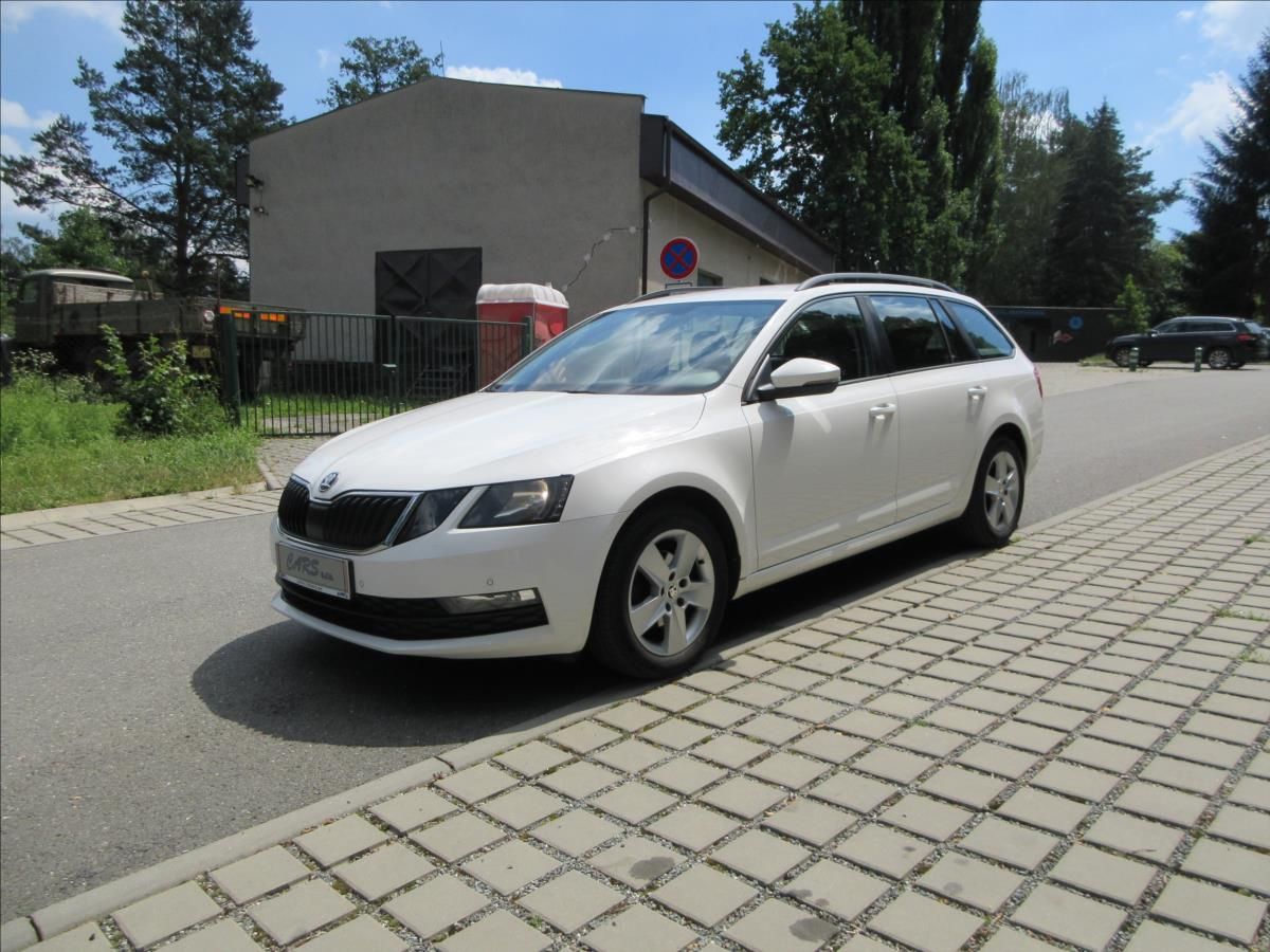 Škoda Octavia, 1,6 TDi 85 Kw, Navi, Nové v ČR - fotka 2