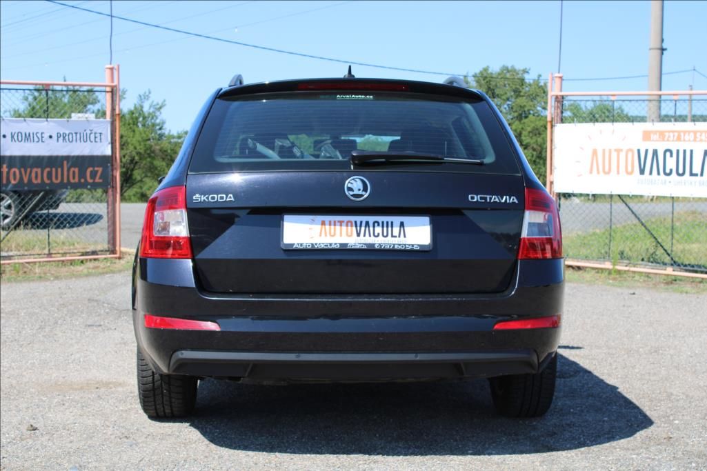 Škoda Octavia, 1,6 TDi  DSG,STLYLE,SERVISKA - fotka 6