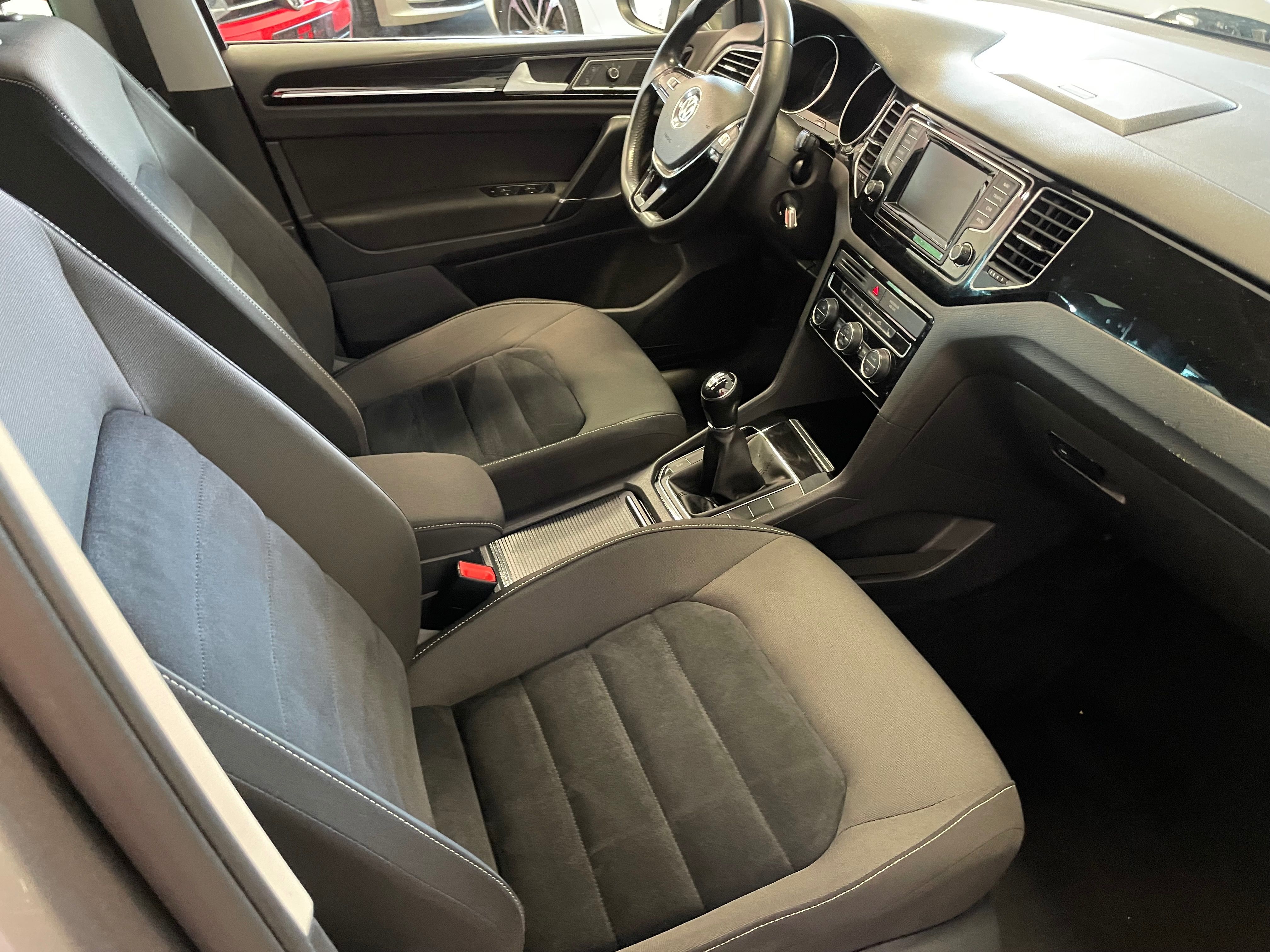 Volkswagen Golf Sportsvan, 2,0TDI MODEL 2015 137TKM - fotka 4