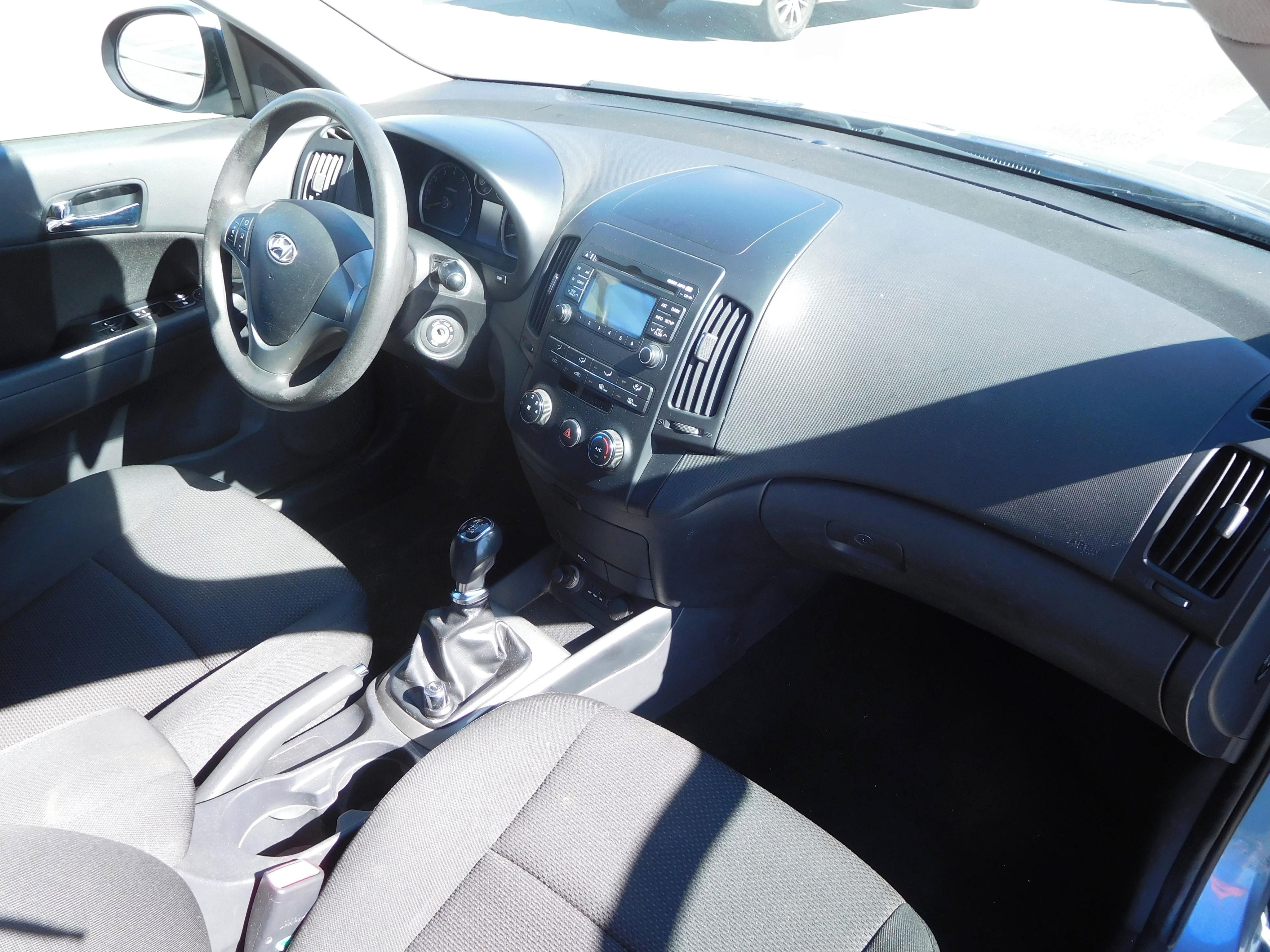 Hyundai i30, 1.4i 16V, 80 kW, Klima, ČR - fotka 5