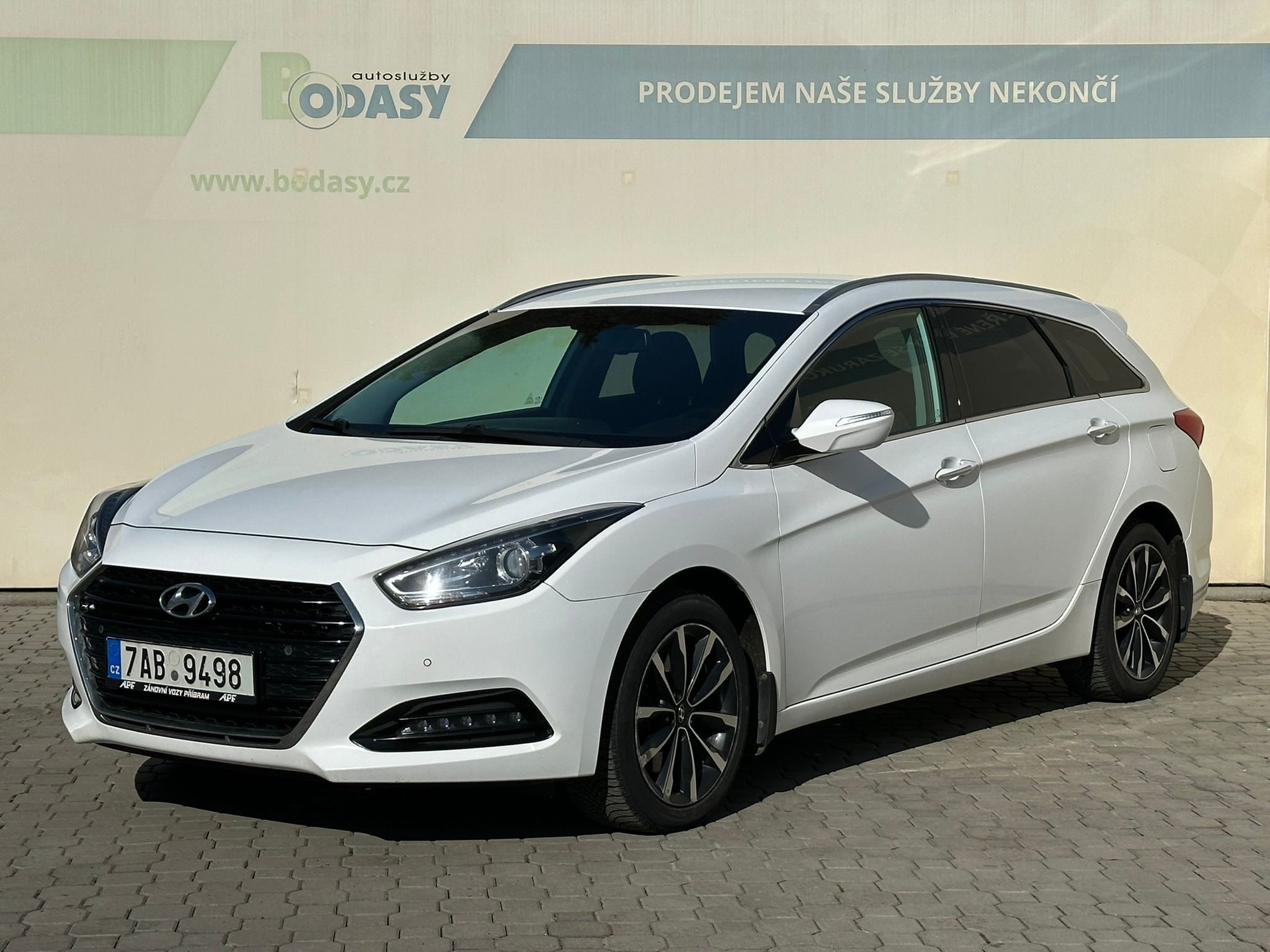 Hyundai i40, 1,7CRDi 104kw MAN ČR Nebourané - fotka 5
