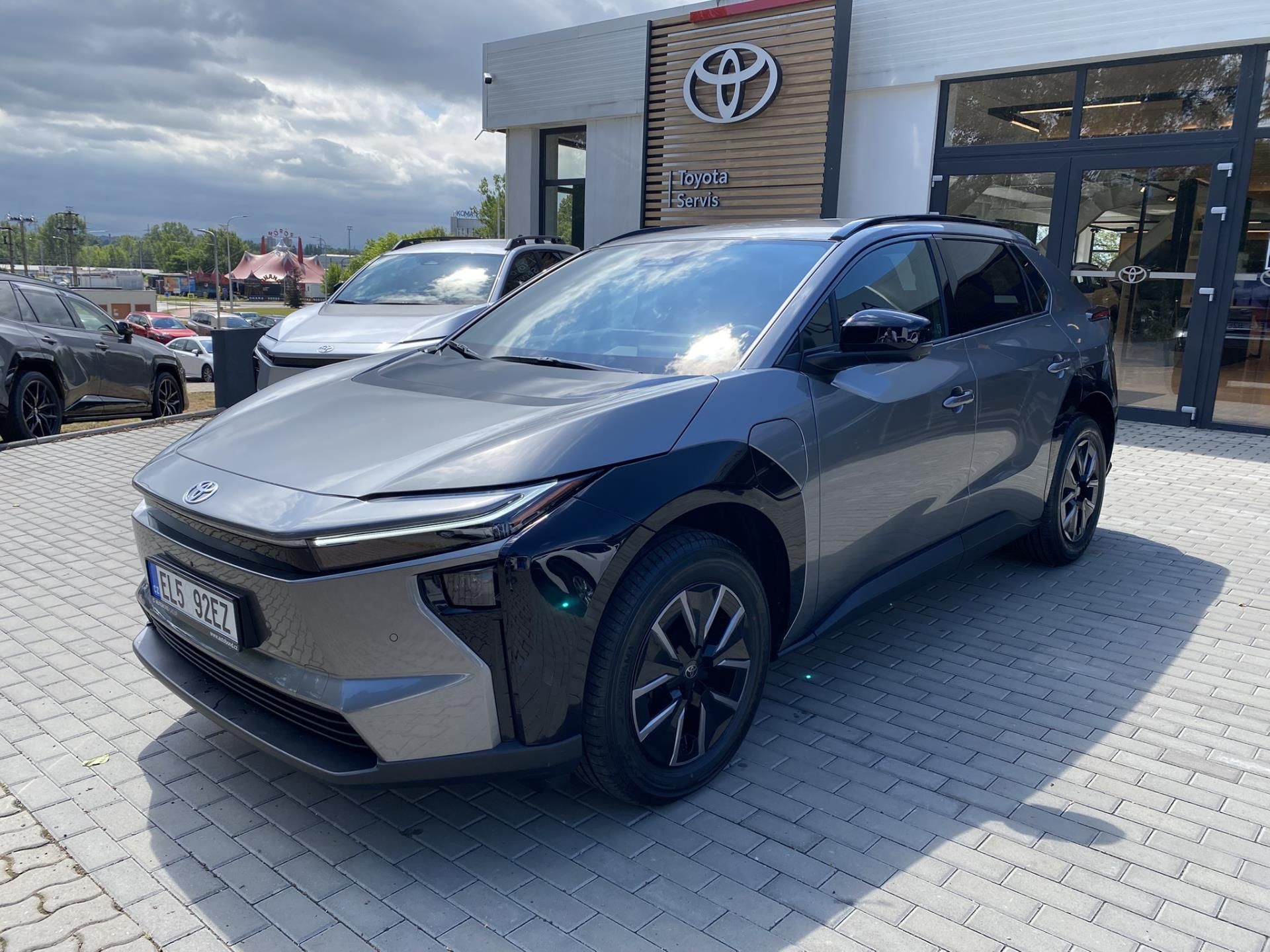 Toyota bZ4X, BEV224 Style + zimní pneu - fotka 2