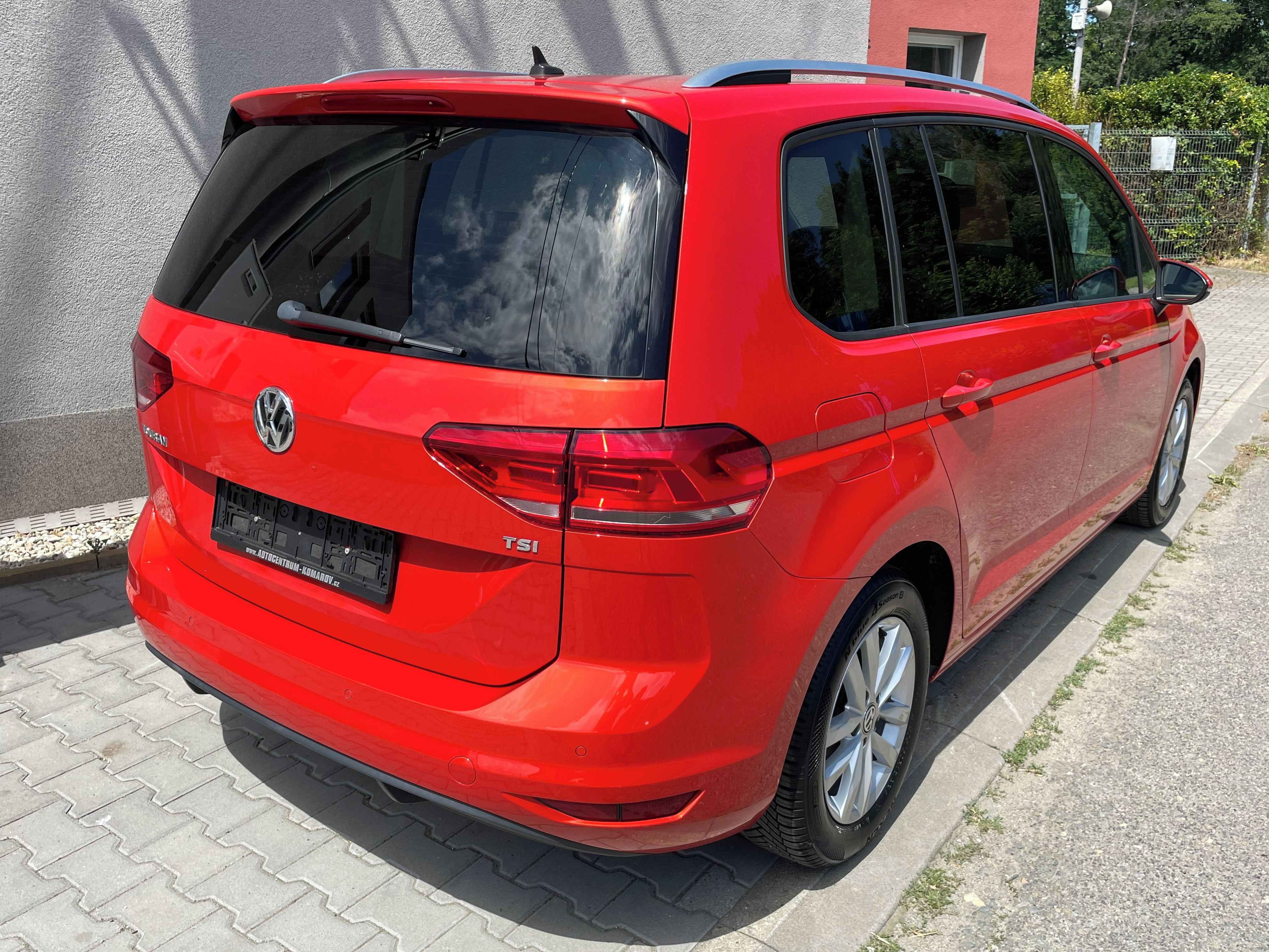Volkswagen Touran, 1.2 TSI 81kW 7 míst - fotka 2