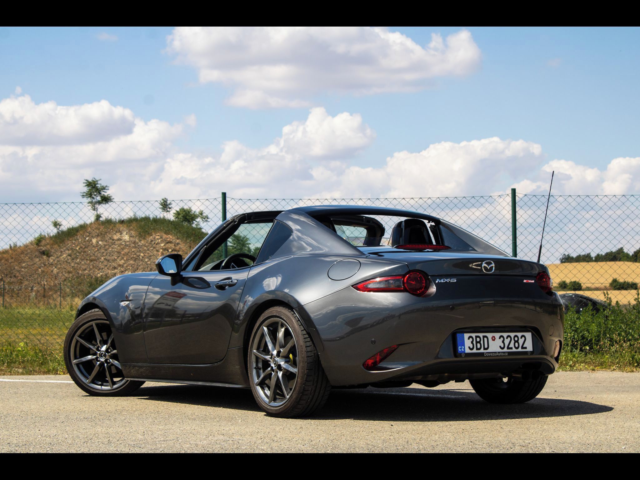 Mazda MX-5 - fotka 6