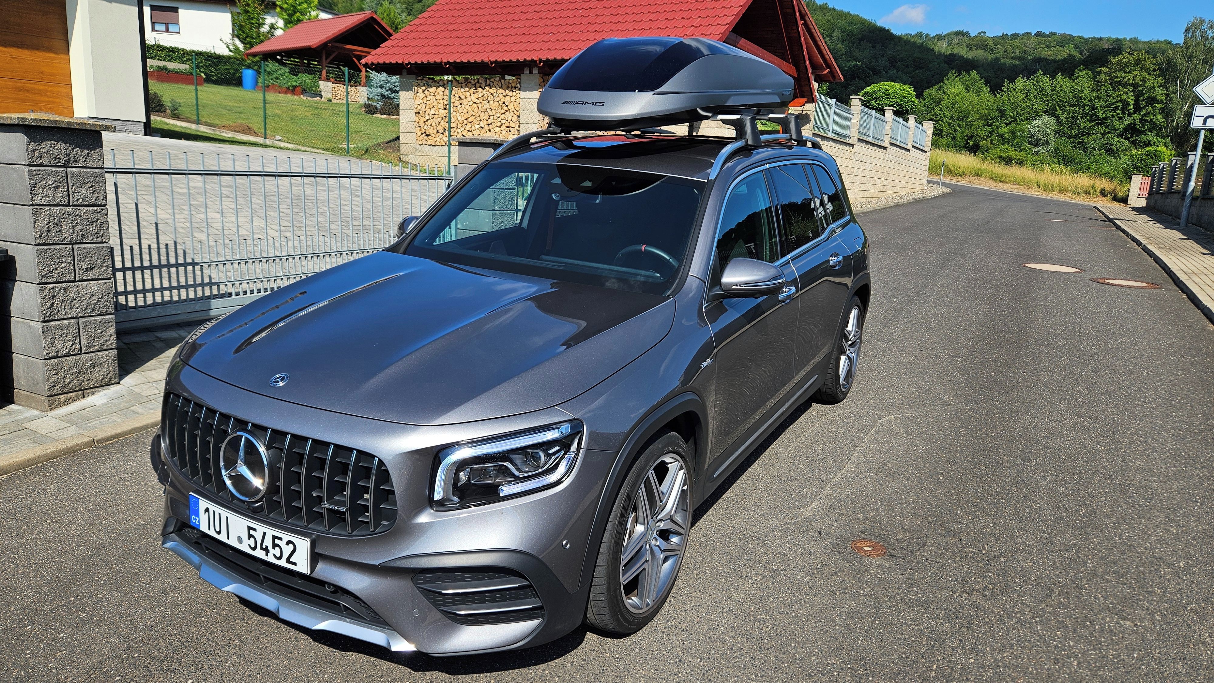 Mercedes-Benz GLB, AMG 35
