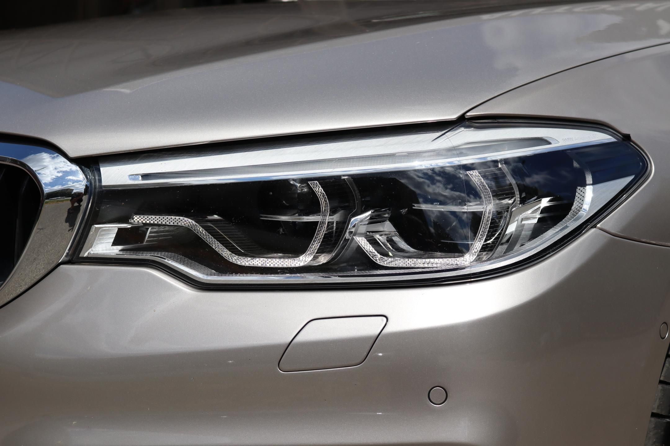 BMW Řada 5, 520D XDRIVE SPORT LINE G30 - fotka 4