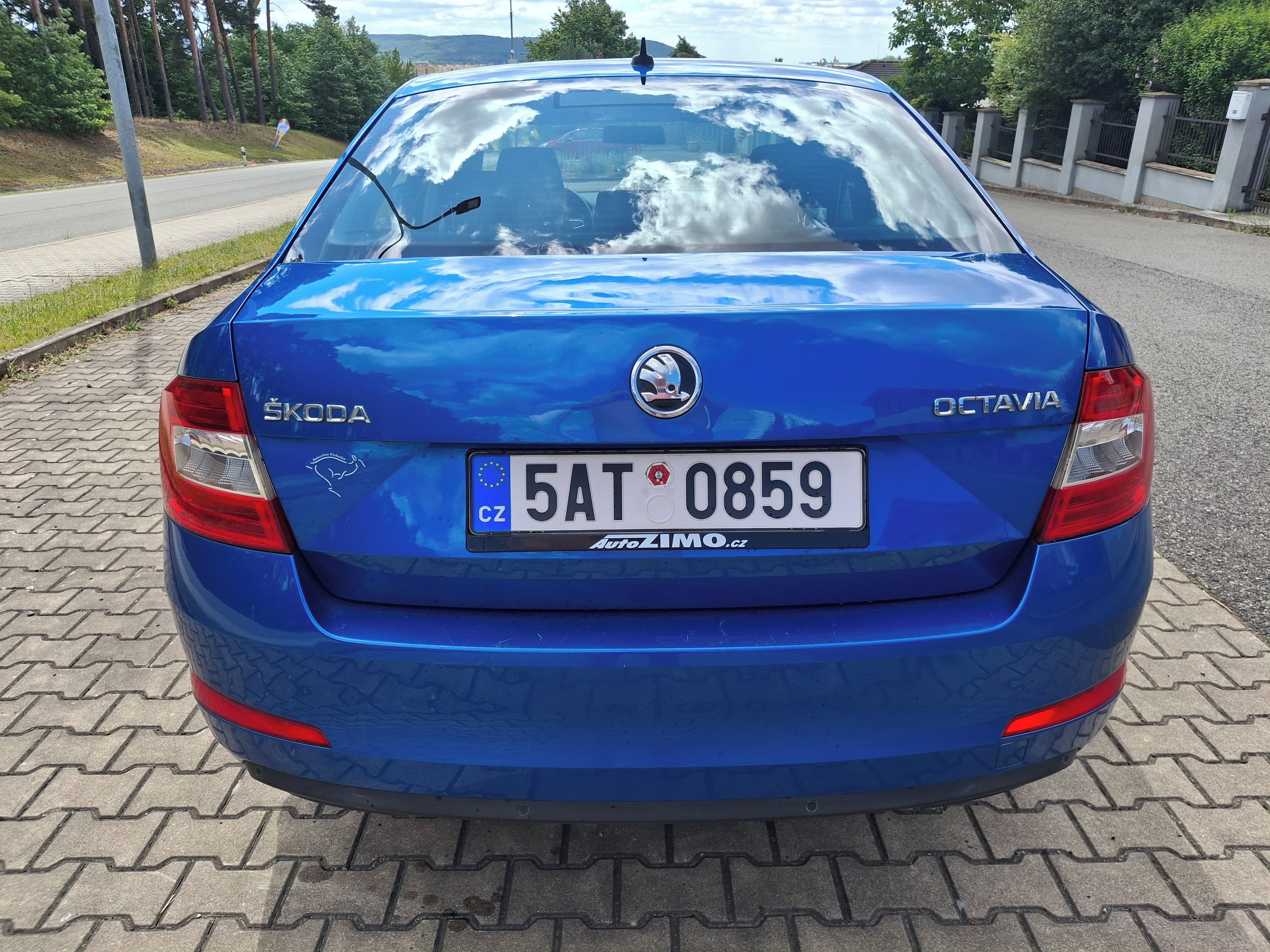 Škoda Octavia, 1,6 TDI 77 KW LIMUZÍNA ALU - fotka 6