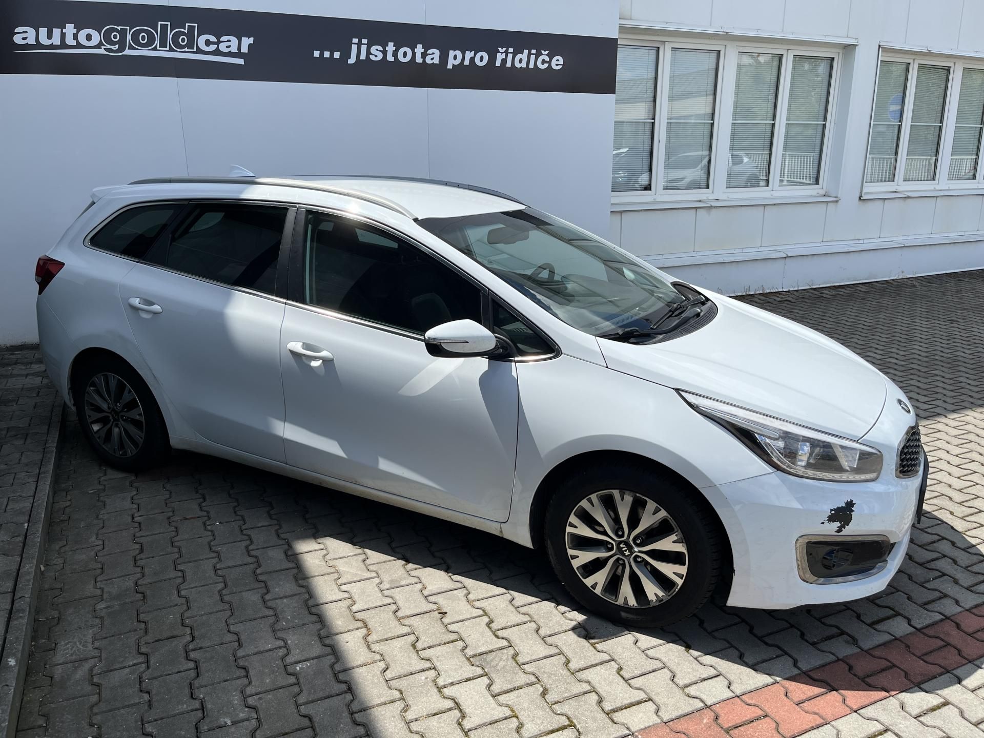 Kia Cee´d, Sportswagon Cool 1.6 GDI - fotka 4
