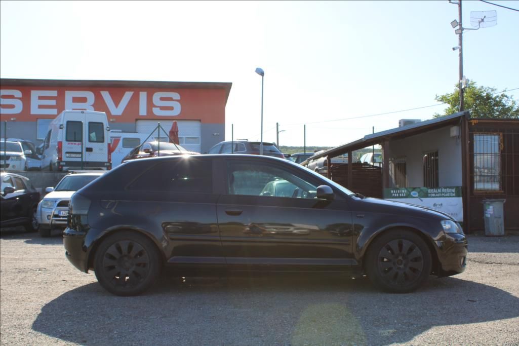 Audi A3, 2,0 TDi  STK 5/2028, KLIMA - fotka 4