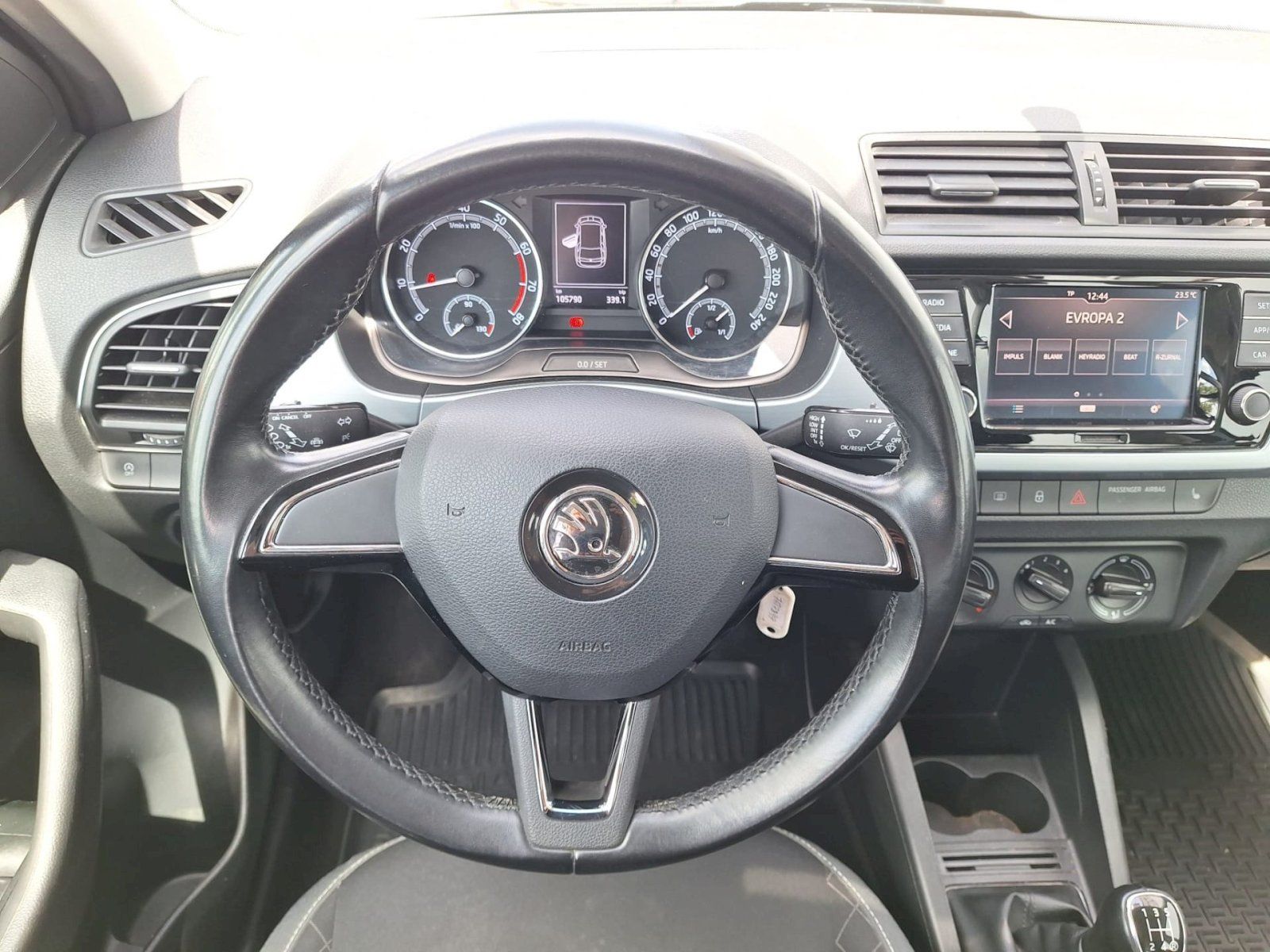 Škoda Fabia, COMBI / 1.0 MPI / 55 kW / Ambi - fotka 5