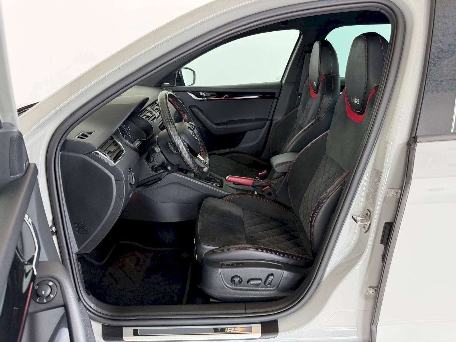 Škoda Octavia, 2.0 TSI 180 kW DSG RS 245 - fotka 6