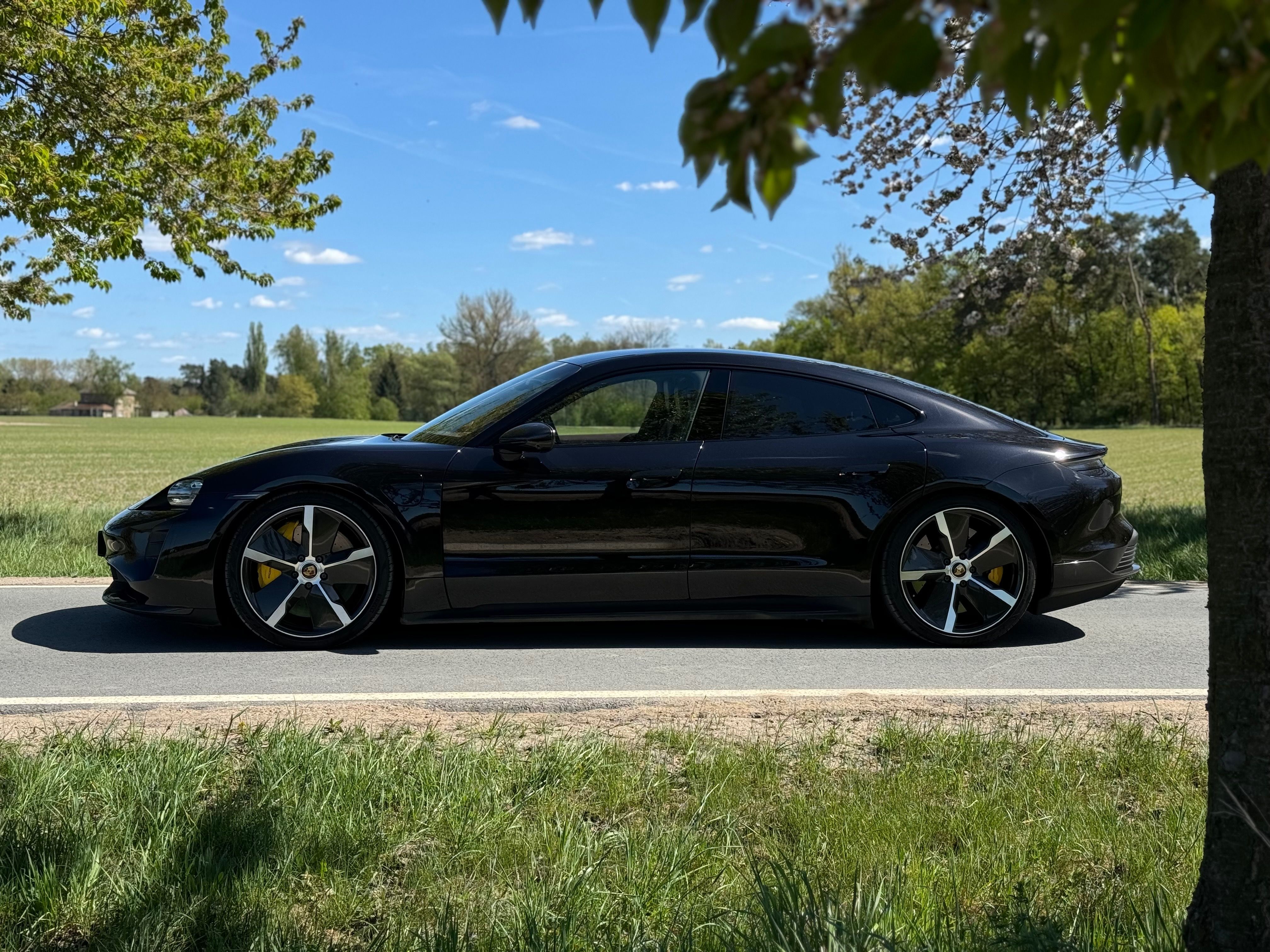 Porsche Taycan, Turbo S - fotka 2