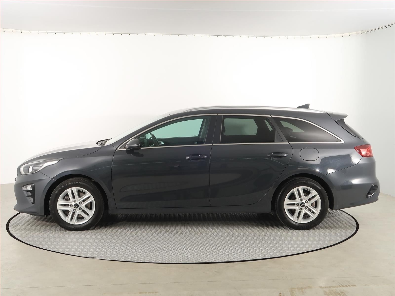 Kia Cee´d, 1.6 CRDi MHEV, Gold - fotka 3