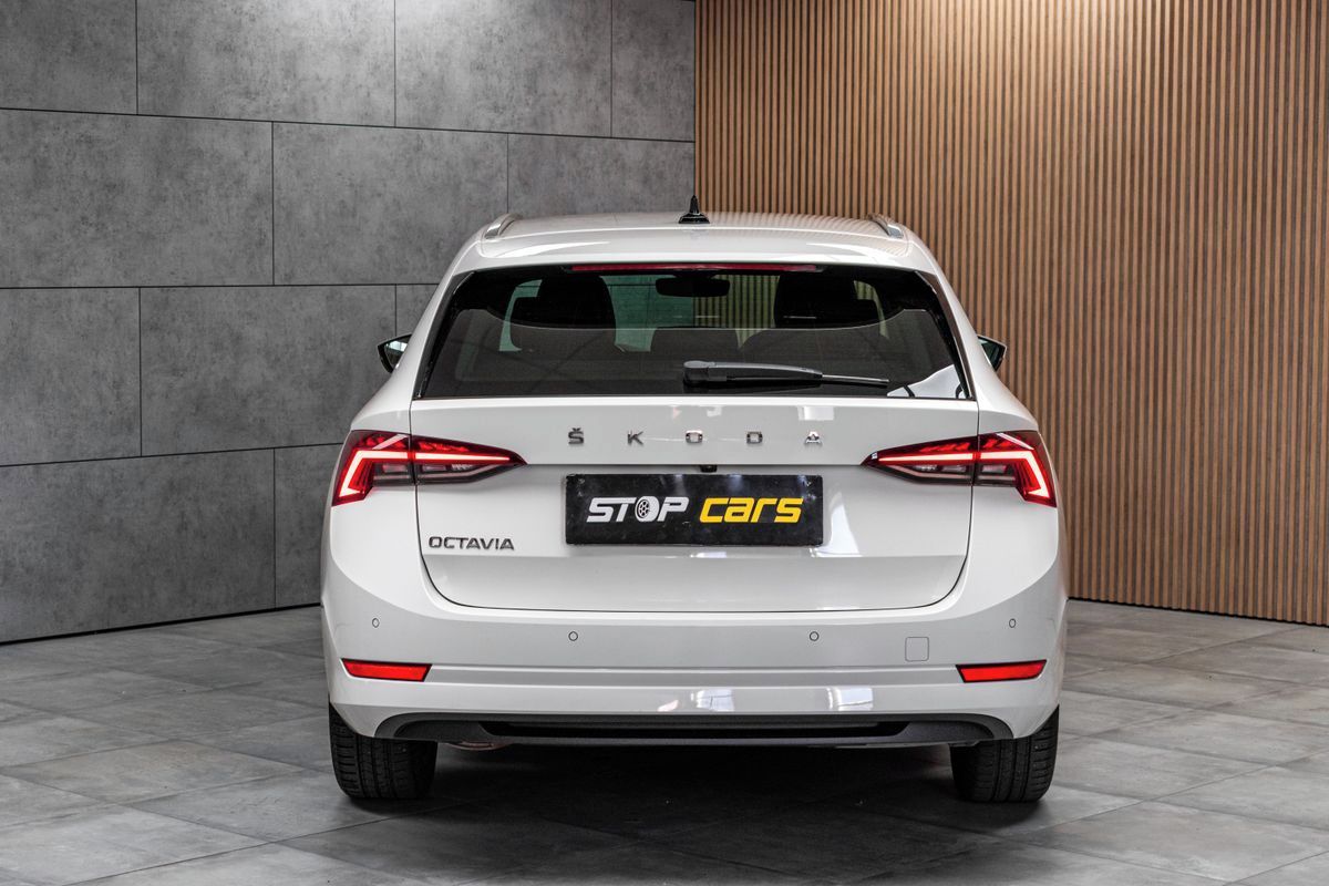 Škoda Octavia, 2.0 TDI DSG*STYLE*KAMERA*KESSY - fotka 5