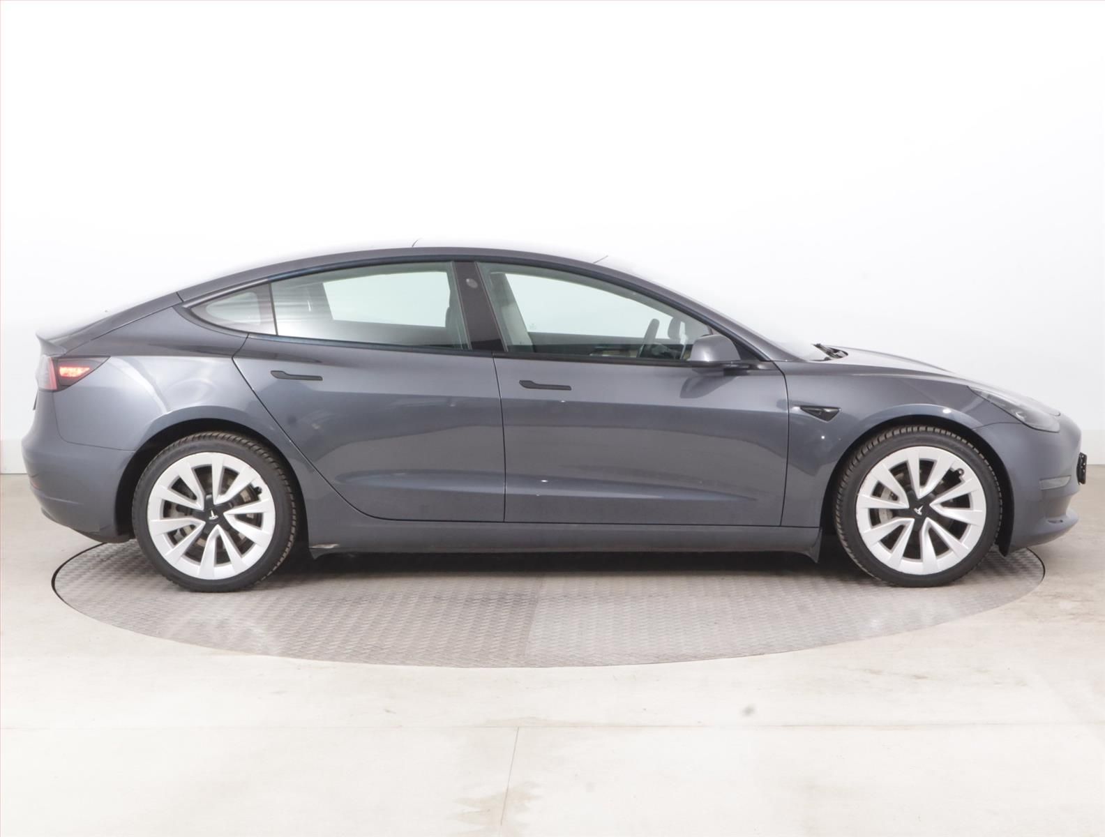 Tesla Model 3, Long Range 4WD 79kWh, SoH 92% - fotka 6