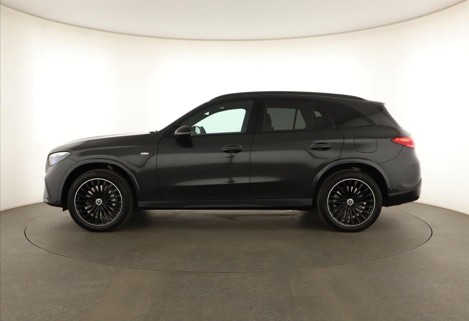Mercedes-Benz GLC, 300 de 4MATIC, AMG LINE, PHEV - fotka 2