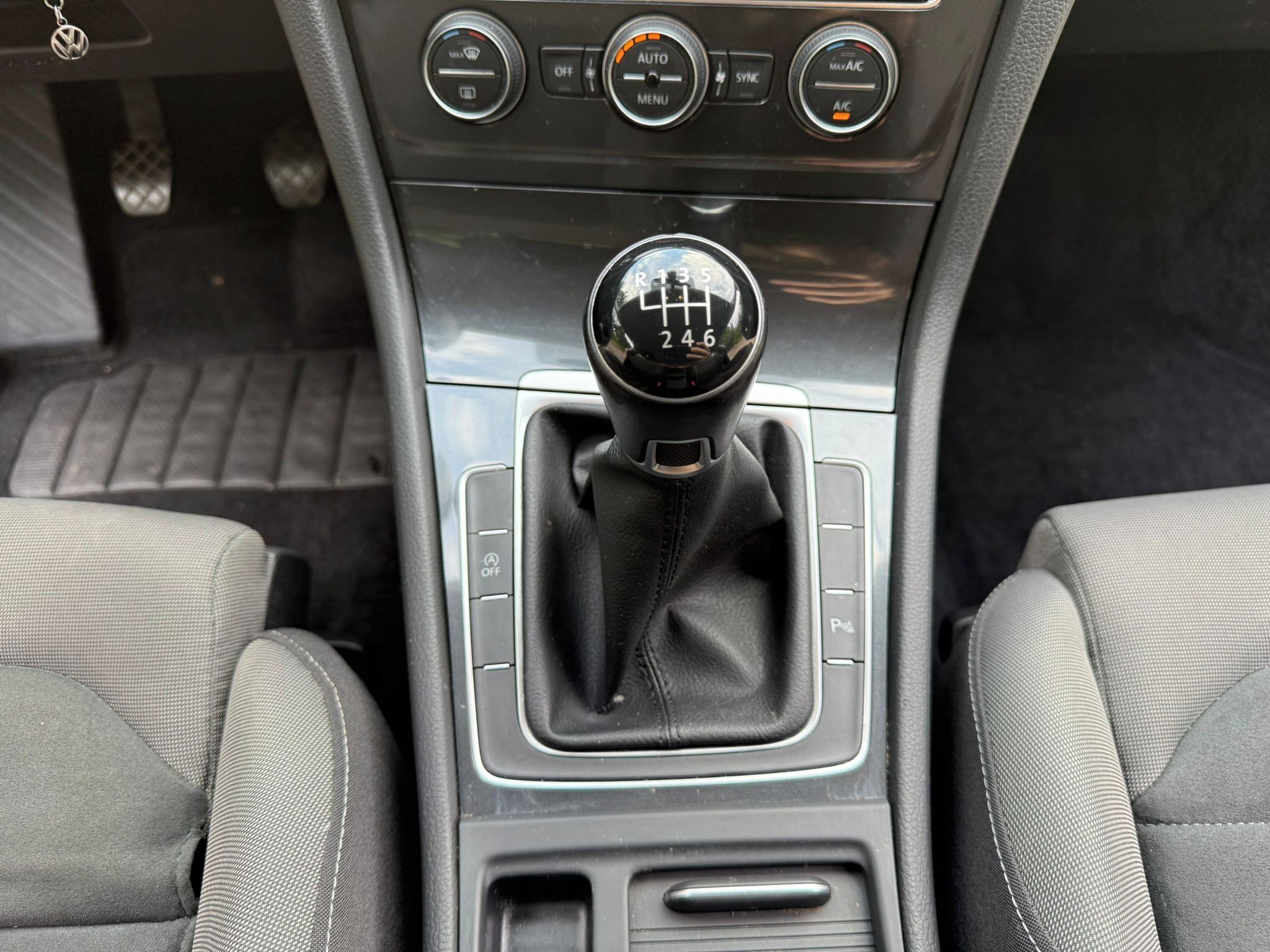 Volkswagen Golf, VW Golf 1.4 TSI Comfortline - fotka 5
