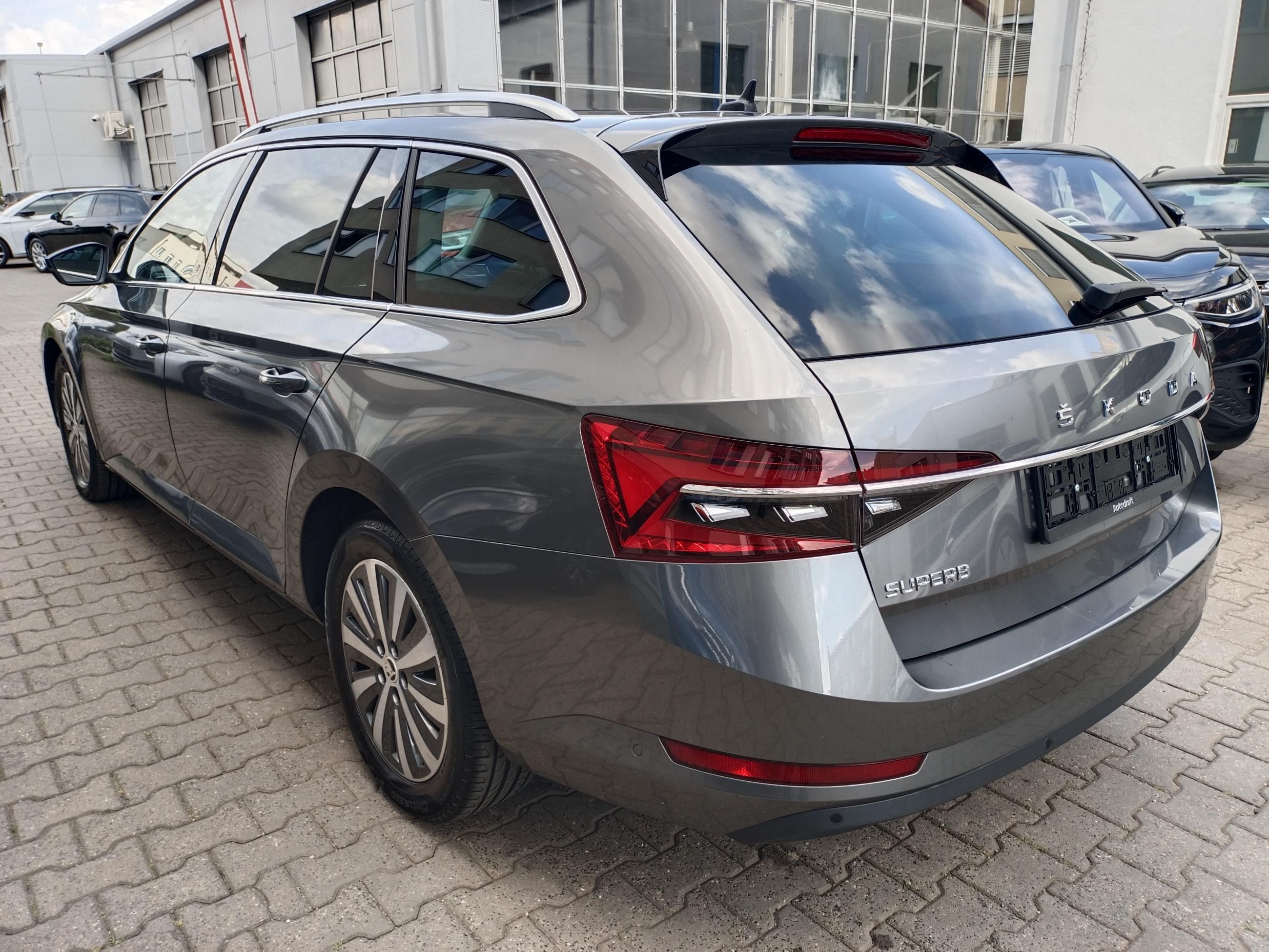 Škoda Superb, Style 2.0 TSI 140kW DSG Tažné - fotka 4