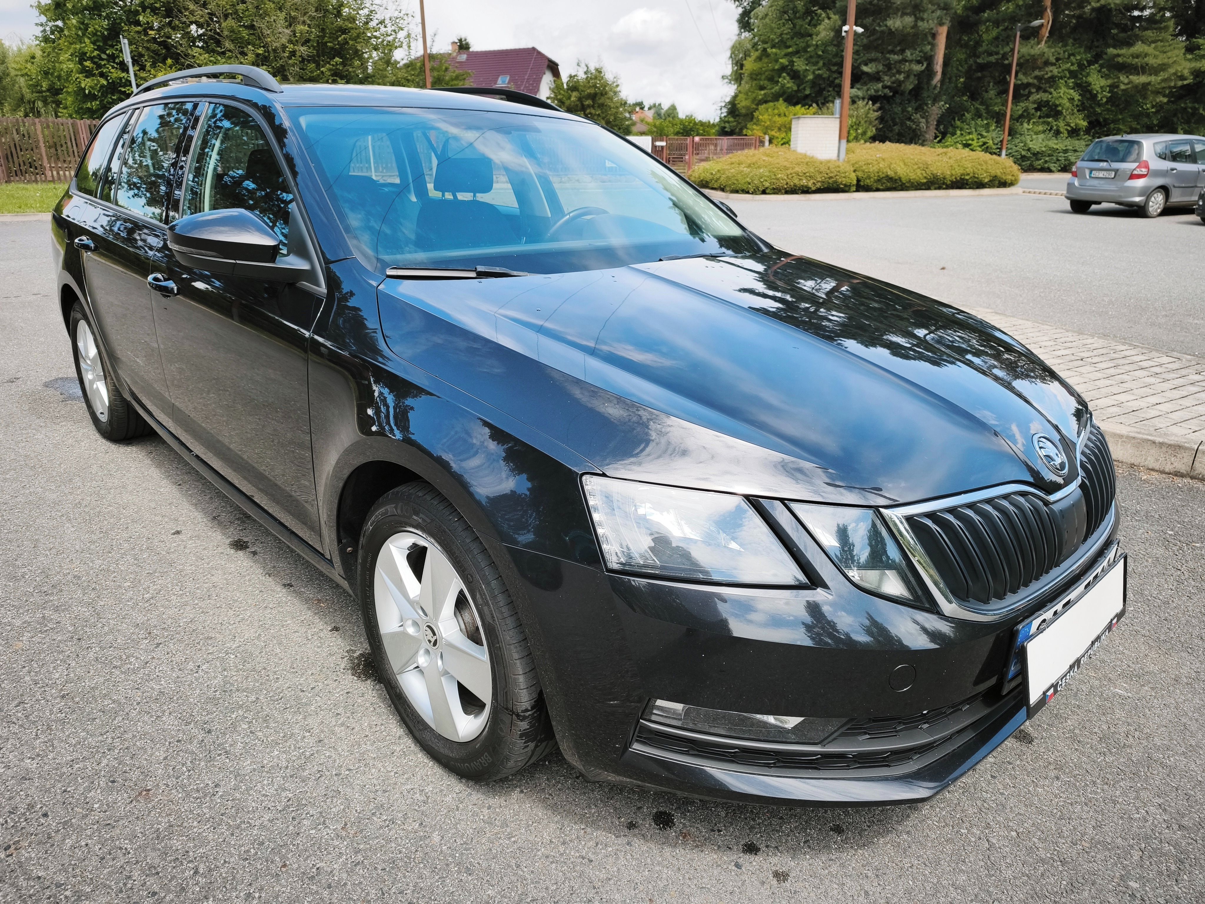 Škoda Octavia, 1.6 TDI  Ambition Plus ČR 1maj - fotka 3