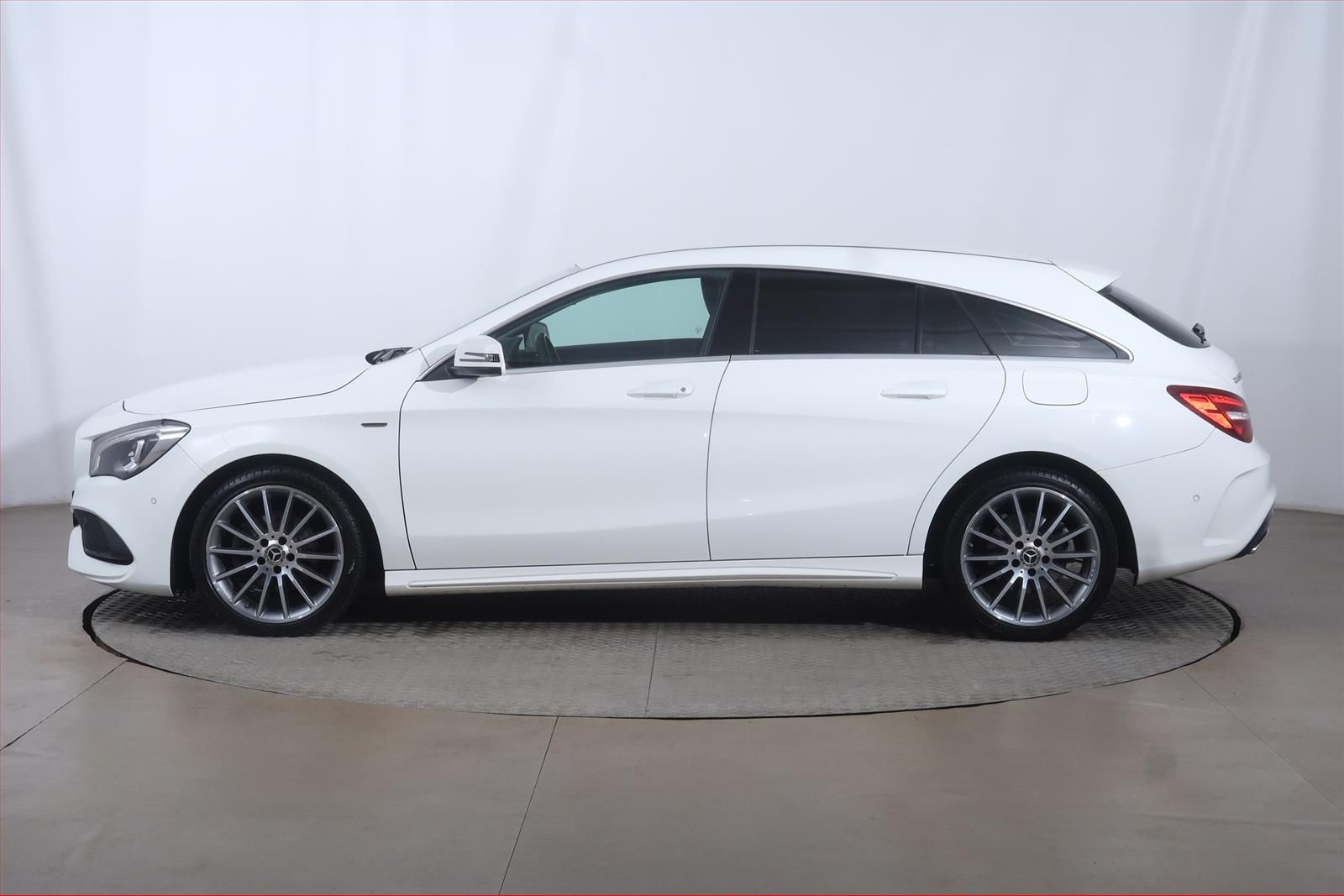 Mercedes-Benz CLA, 200 CDI, AMG Paket, Automat - fotka 3