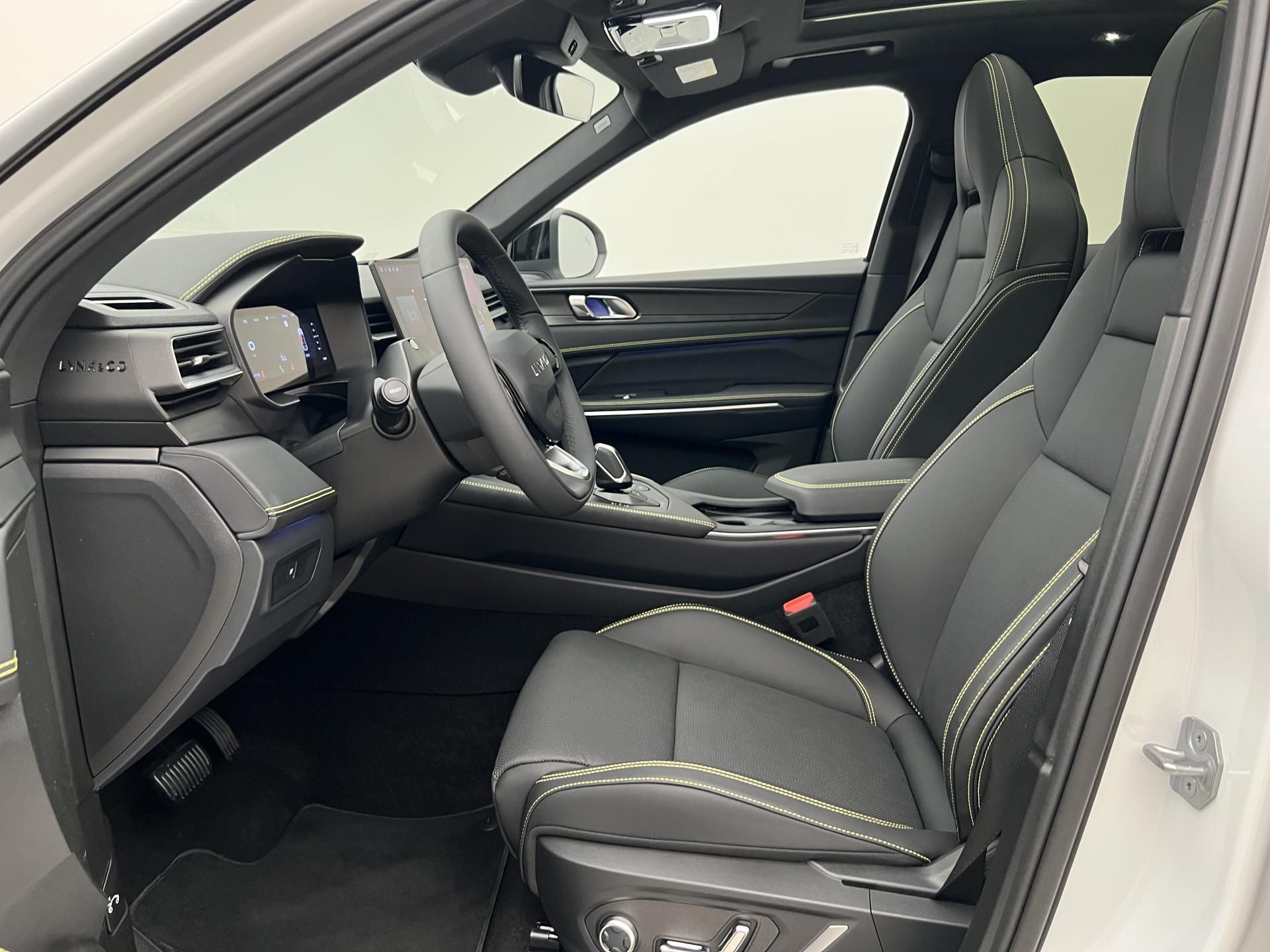 Lynk & Co 01, MORE PHEV AUT CZ - fotka 3