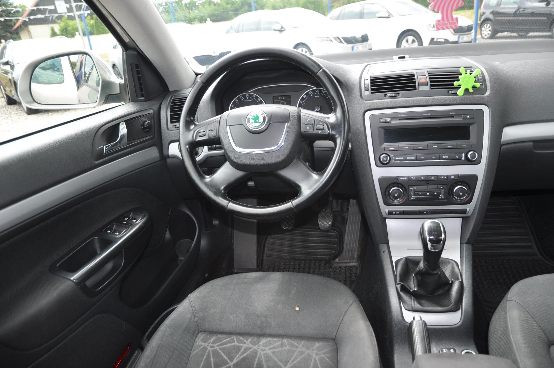 Škoda Octavia, II 2.0TDi 103kW KOMBI Ambition - fotka 5