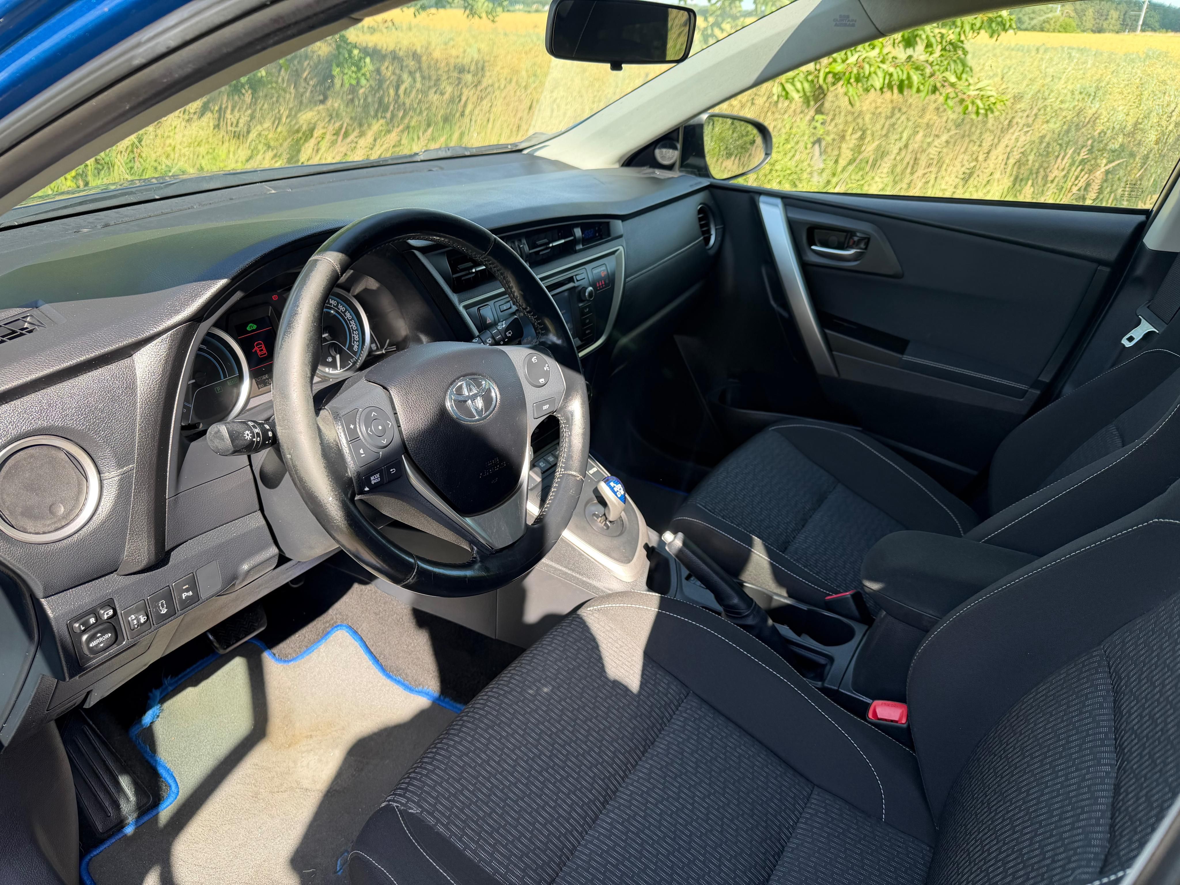 Toyota Auris, 1,8HSD 73kW - fotka 5