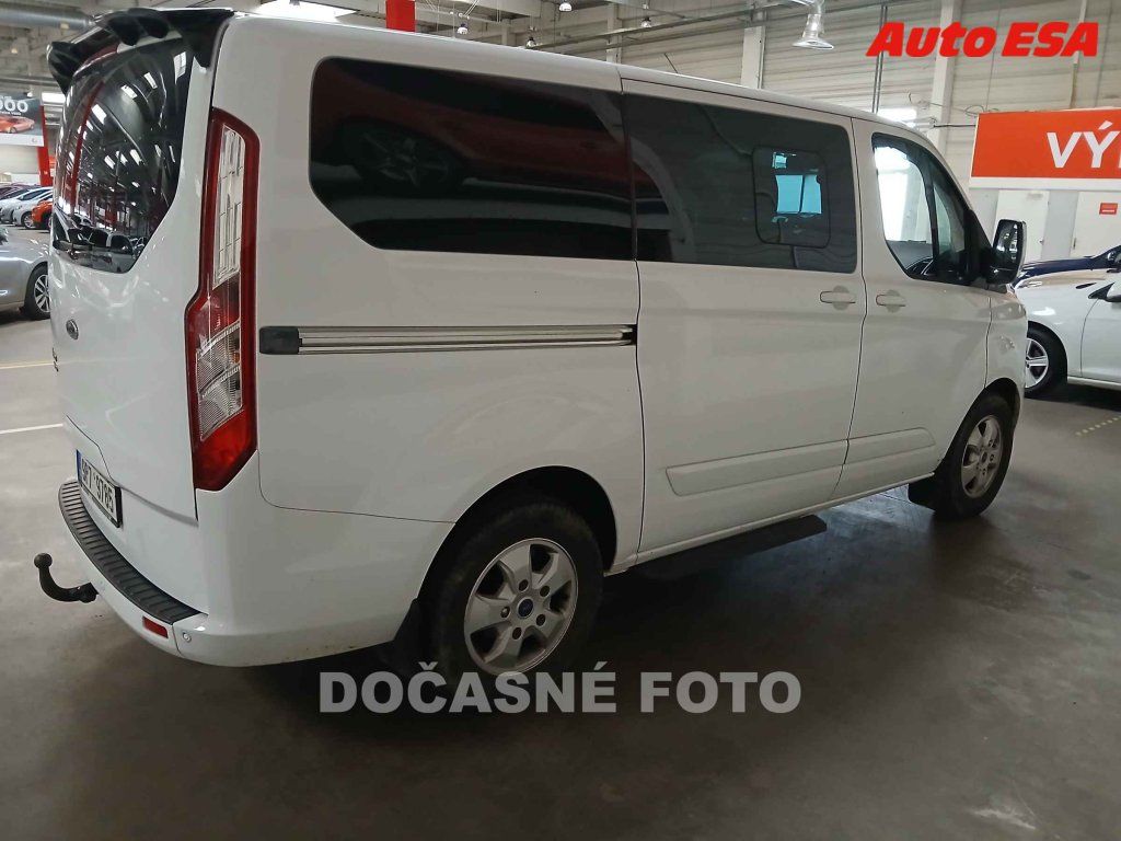 Ford Tourneo Custom, 2.2 - fotka 2