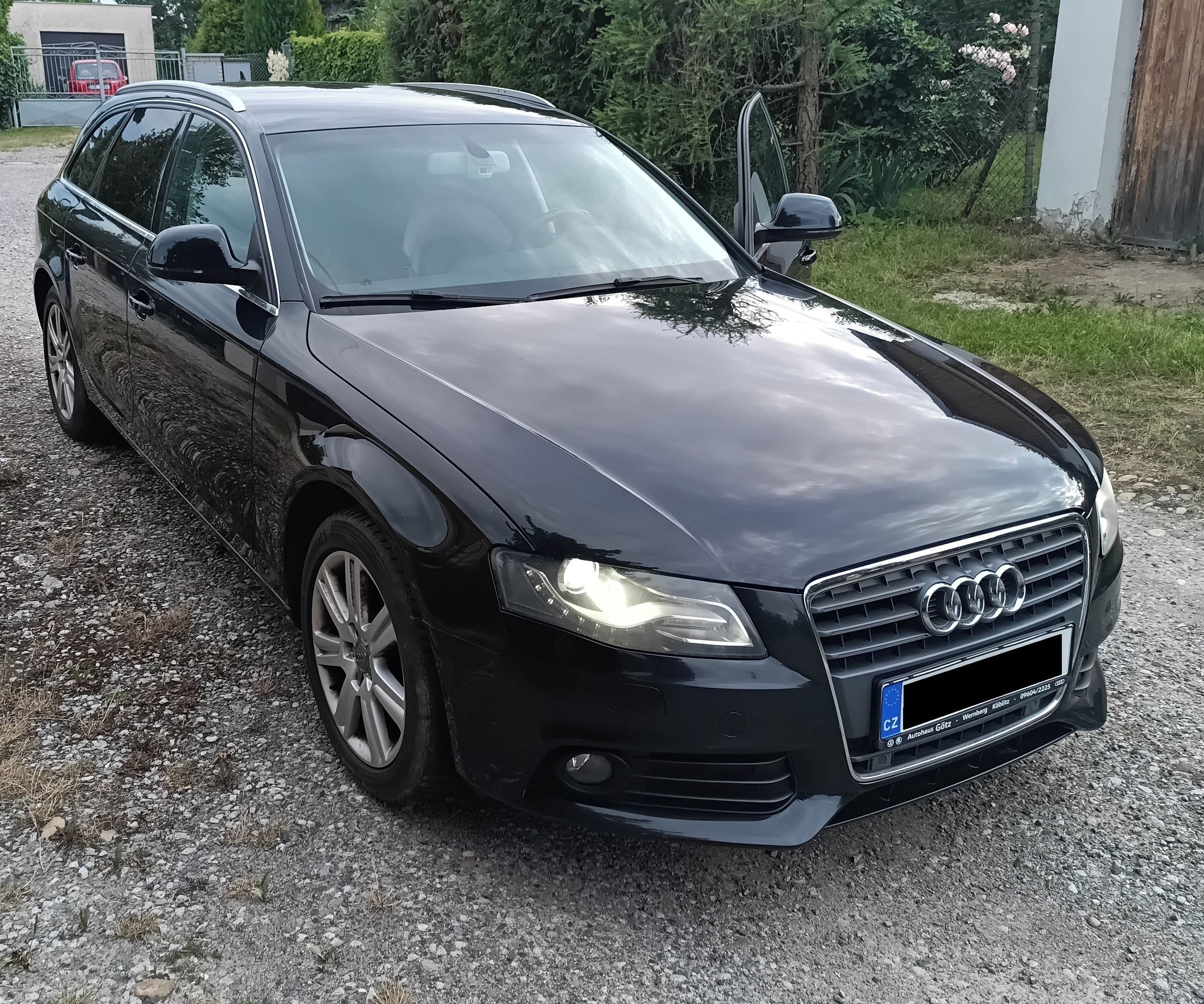 Audi A4, Avant B8 2.0 TFSI - fotka 2