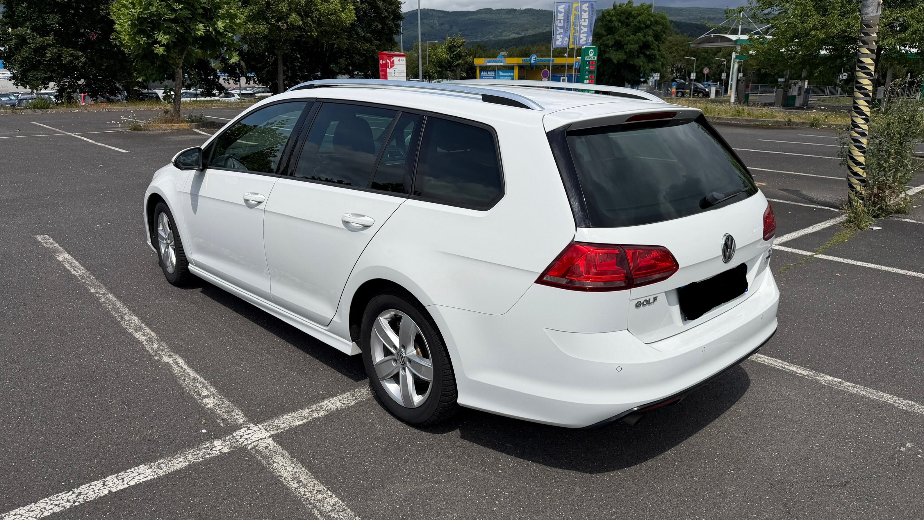 Volkswagen Golf, 1,2 Tsi servisováno - fotka 3