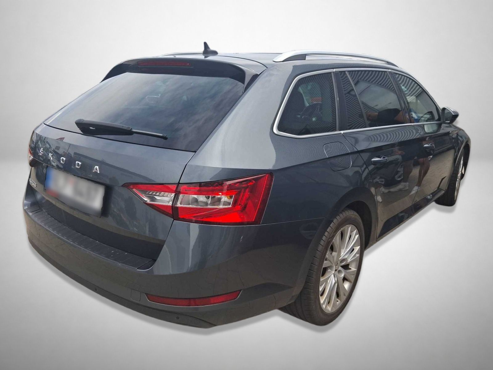 Škoda Superb, 1.6 TDI, Automat, Navi - fotka 2