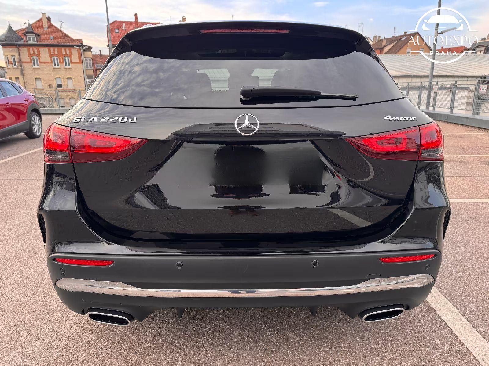 Mercedes-Benz GLA, 220d 4Matic AMG LINE*PANORAMA - fotka 5