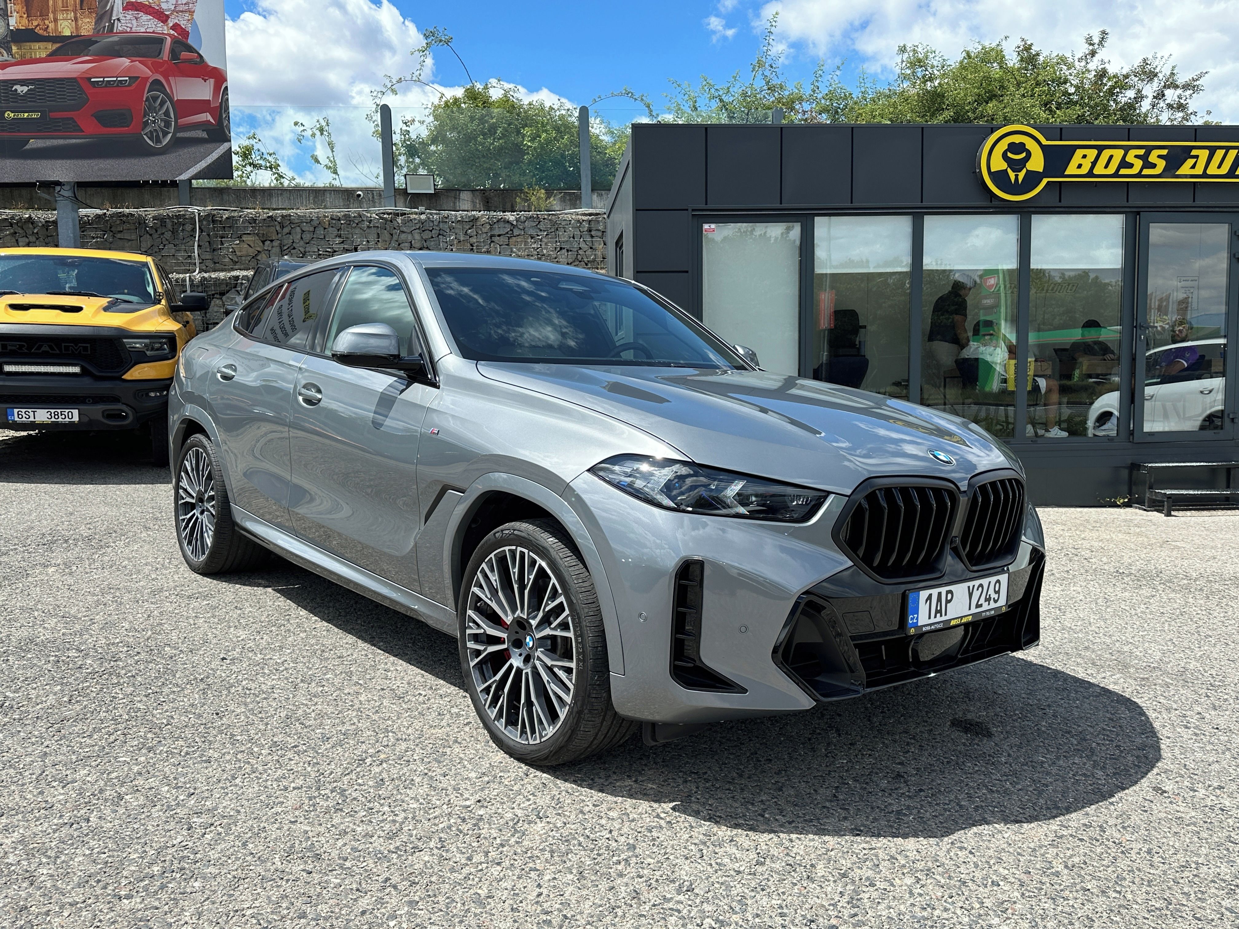 BMW X6, BMW X6 xDrive30d M Sport 2024 - fotka 2