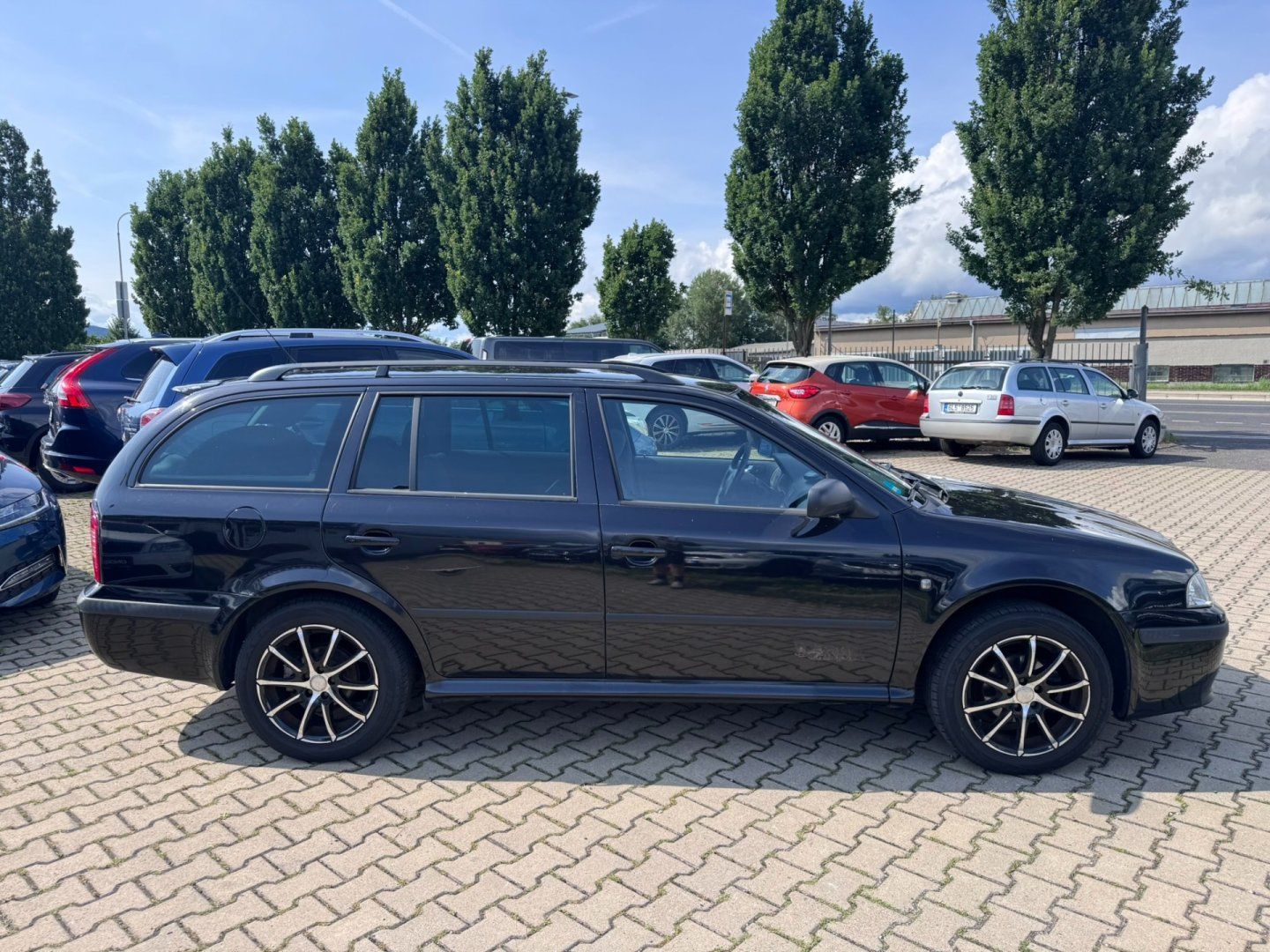 Škoda Octavia, 1,6 MPI 75 KW GO MOTORU - fotka 6
