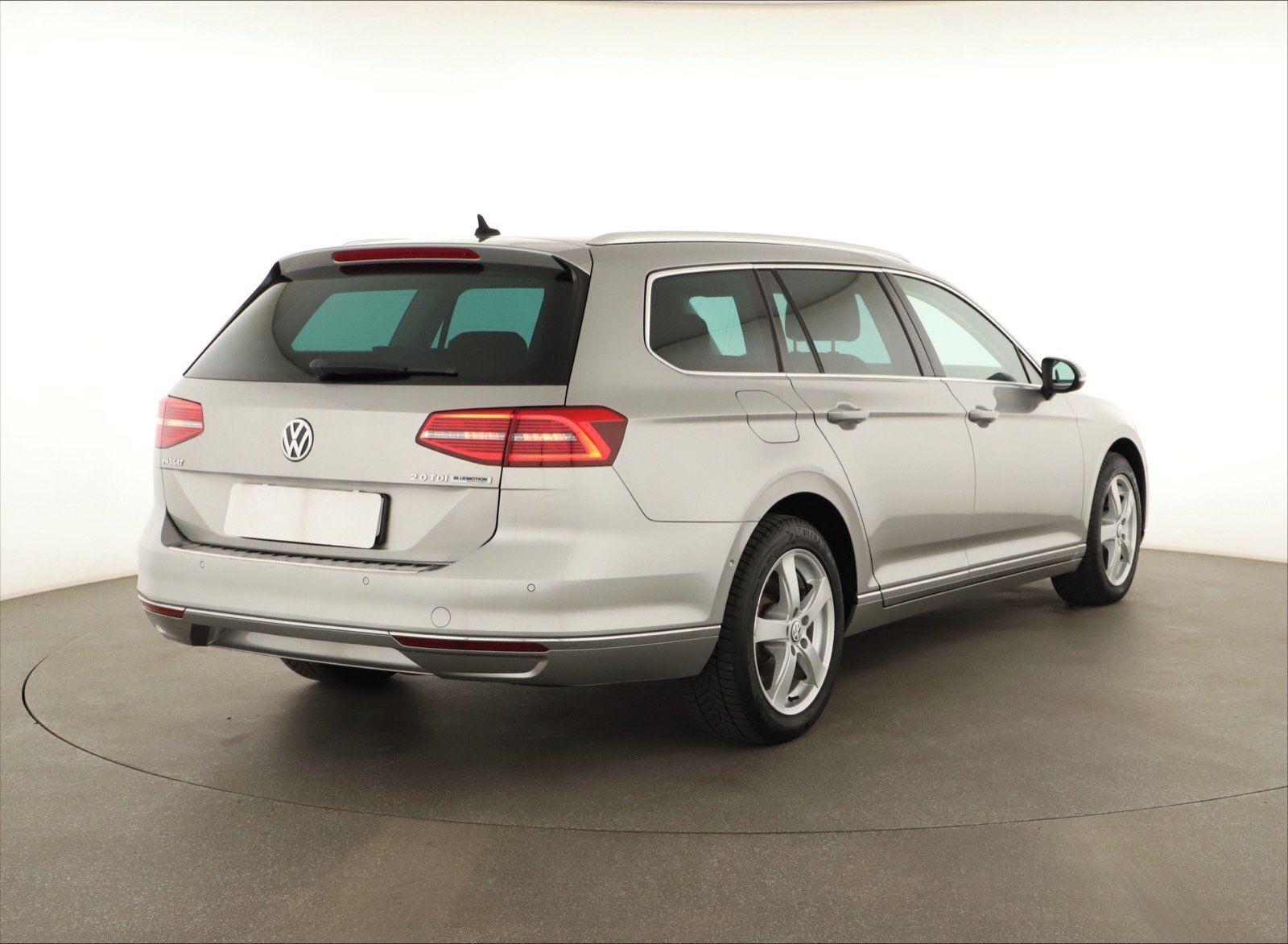 Volkswagen Passat, 2.0 TDI, Highline, Kůže, Navi - fotka 5