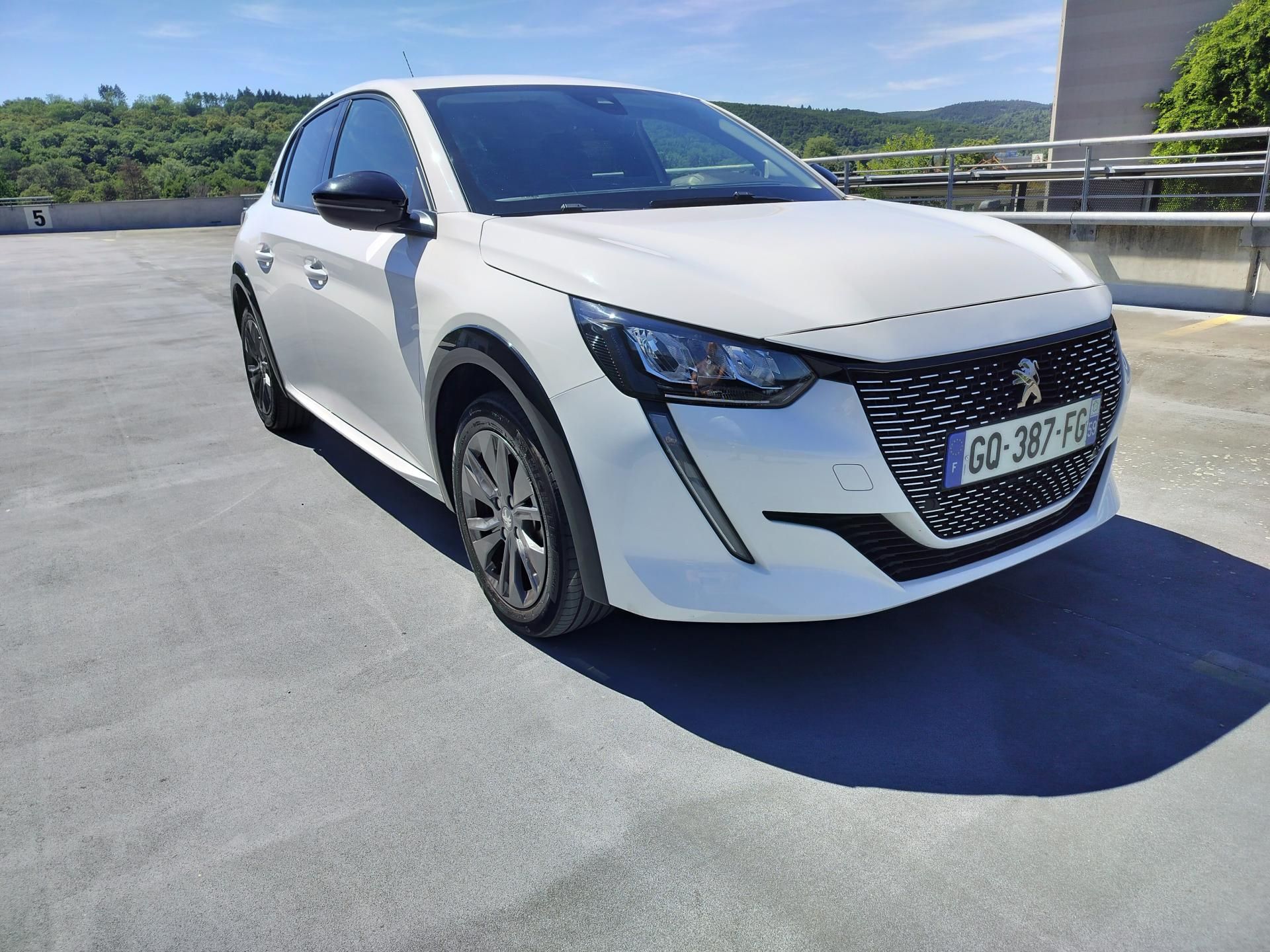 Peugeot 208, e, navigace
