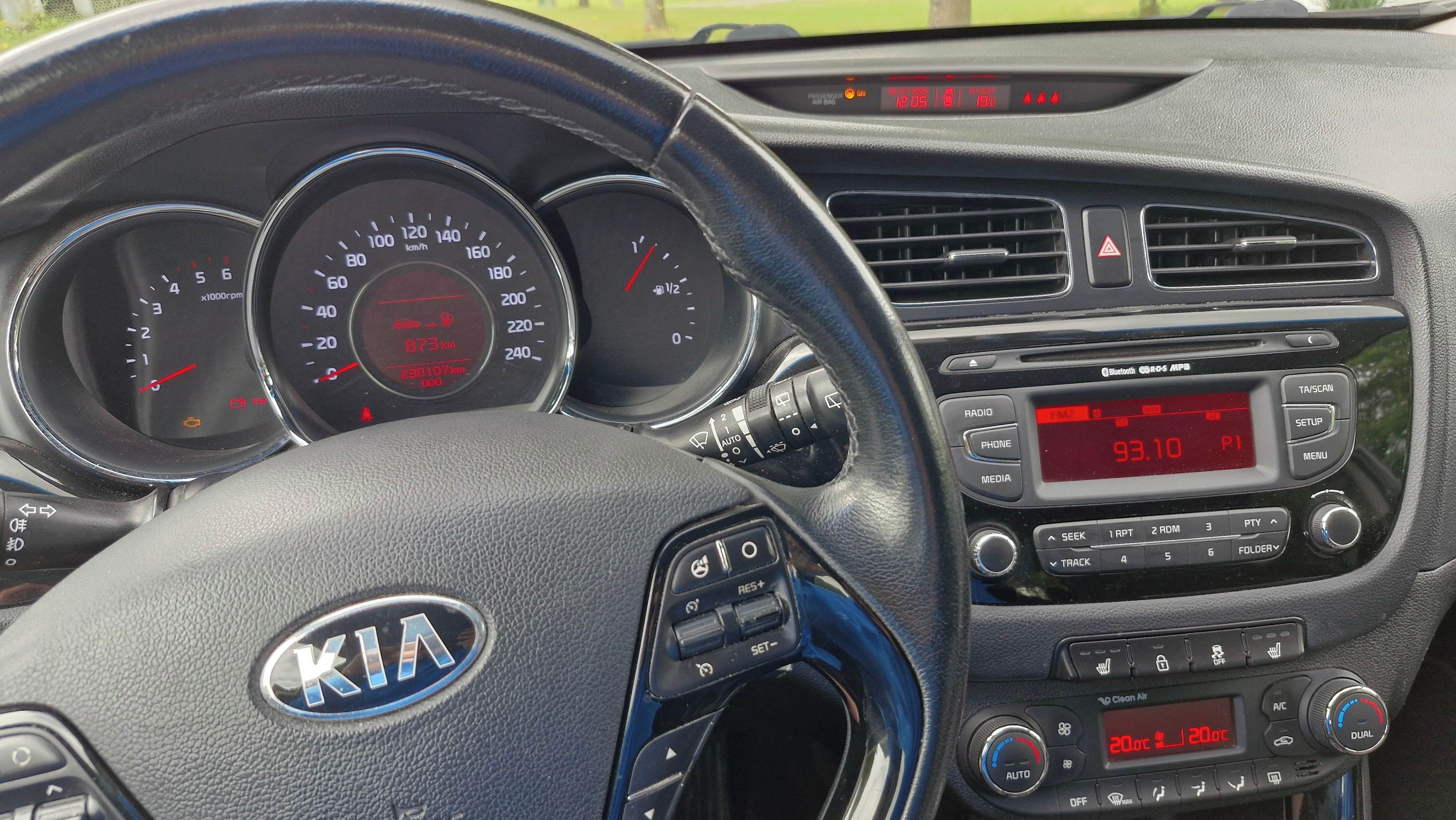 Kia Cee´d SW, 1.6 CRDi,1.maj.,ČR, nebouráno - fotka 6