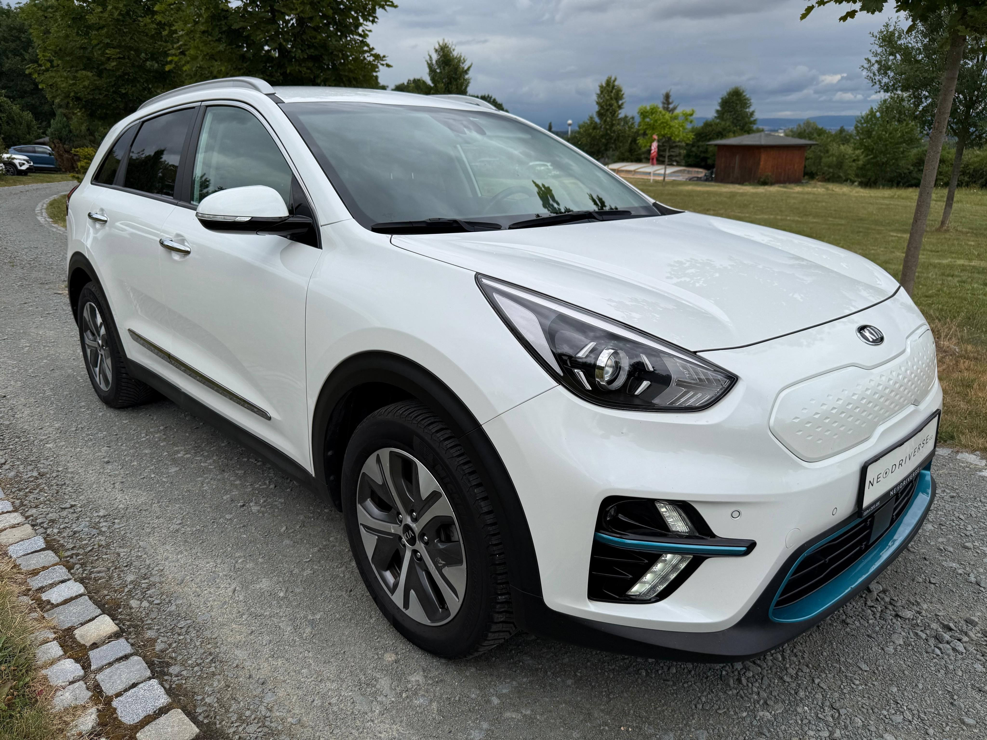 Kia Niro, Elektro 150 kW  SoH 100% - fotka 2