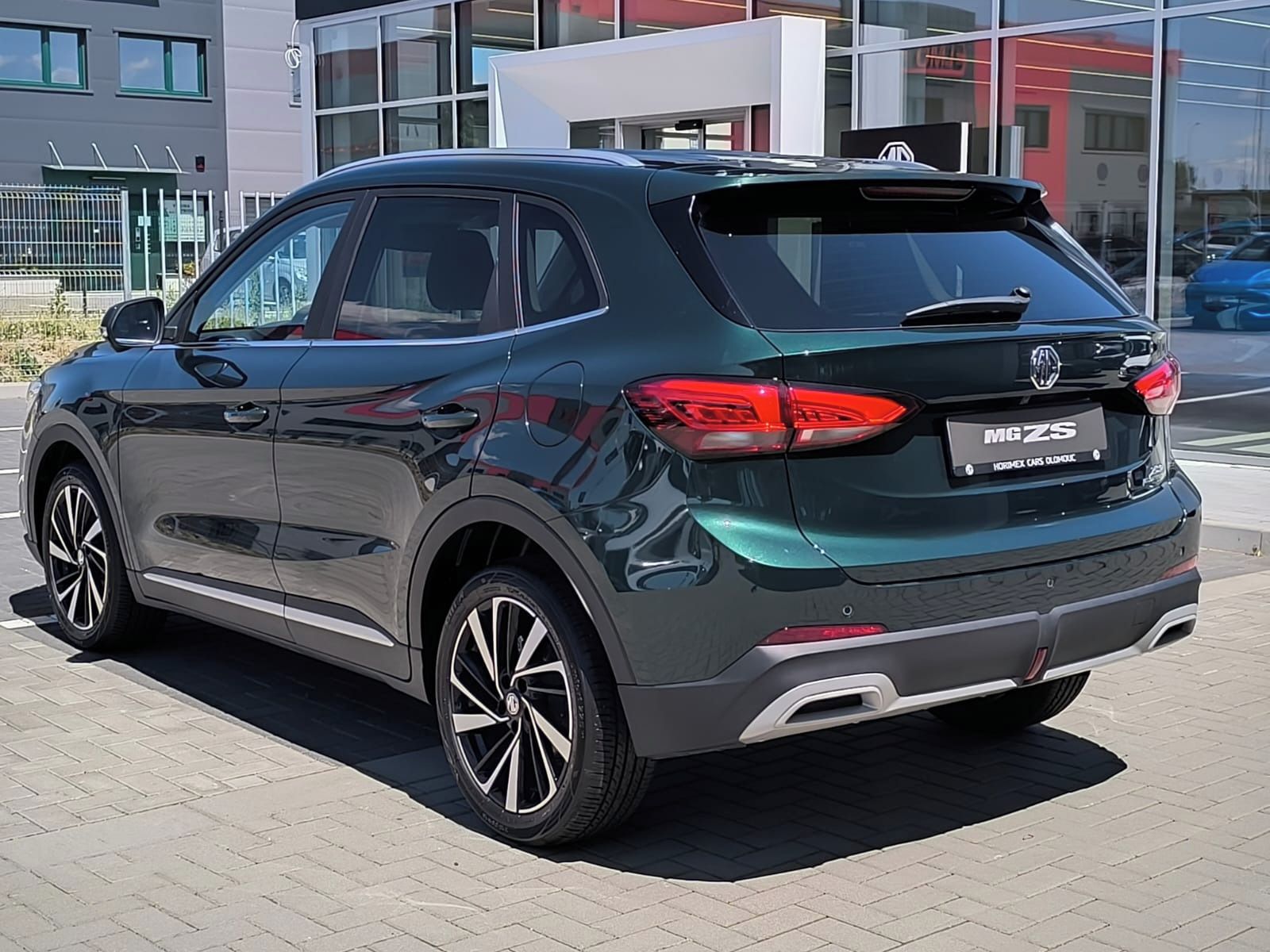MG ZS, ZS HEV EXCLUSIVE EMERALD GREEN - fotka 4