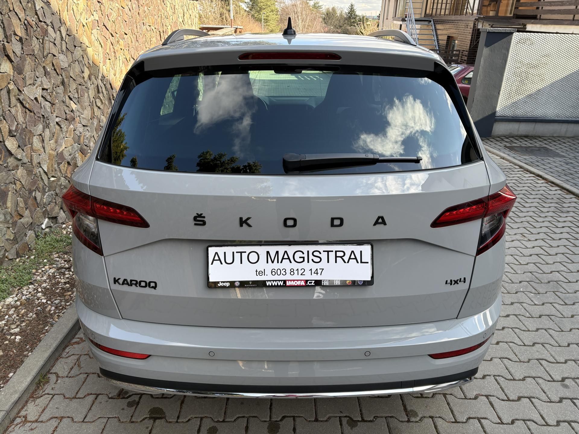 Škoda Karoq, 2.0TSi 140kW 4x4SPORTLINE - fotka 5