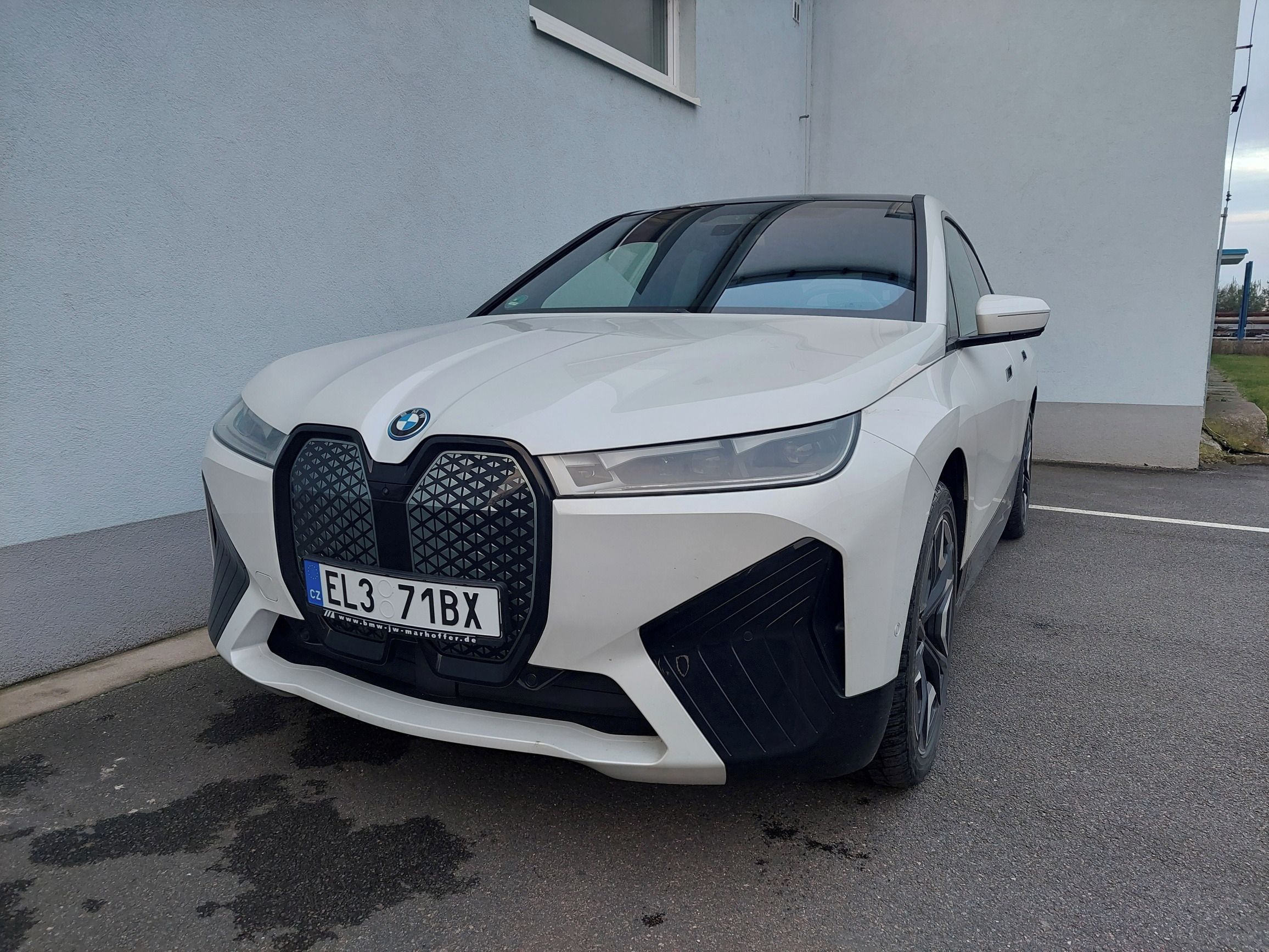 BMW iX