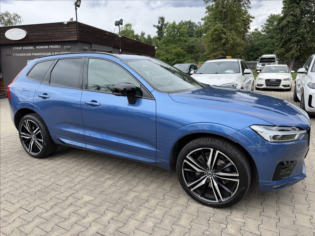 Volvo XC60, B4 2.0d 4X4 R-Design - fotka 4