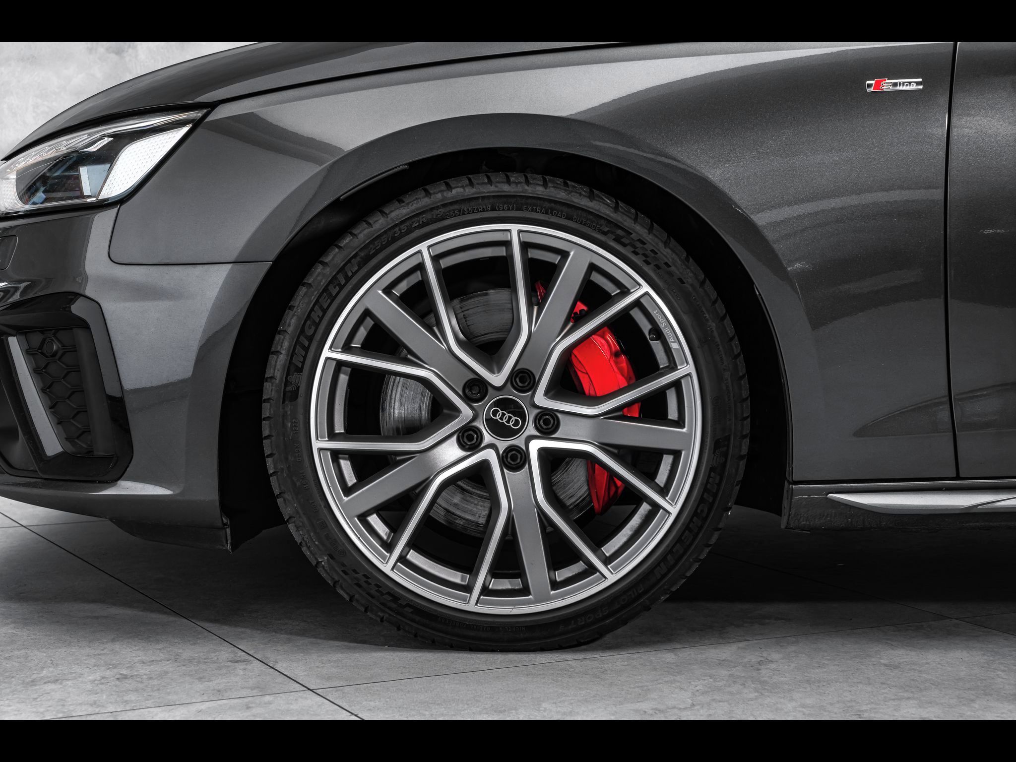 Audi A4, 50 TDI quattro S-line - fotka 2