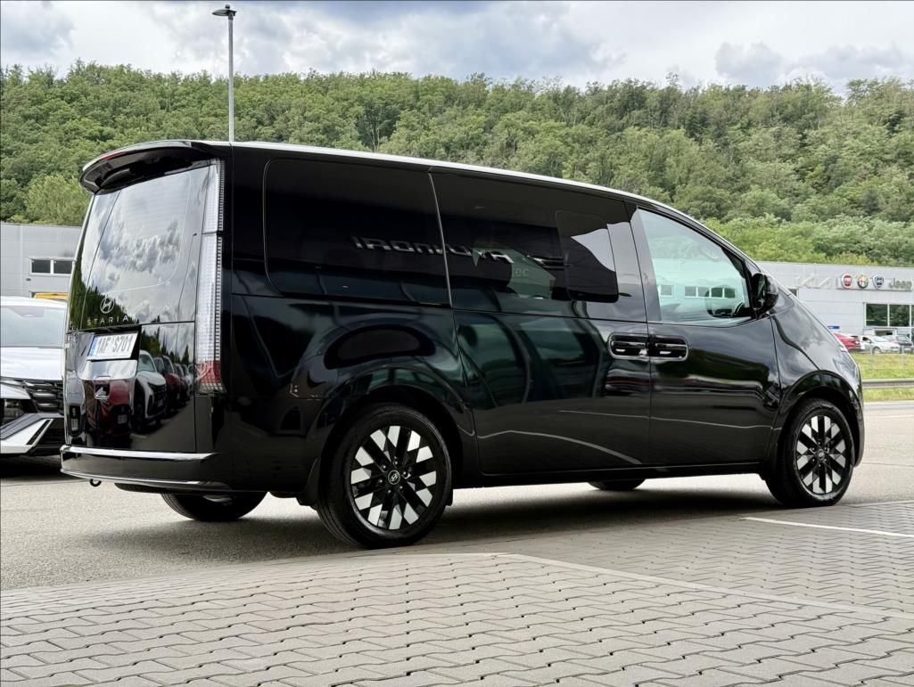 Hyundai Staria, 1,6 T HEV 7M  Luxury Panorama - fotka 3